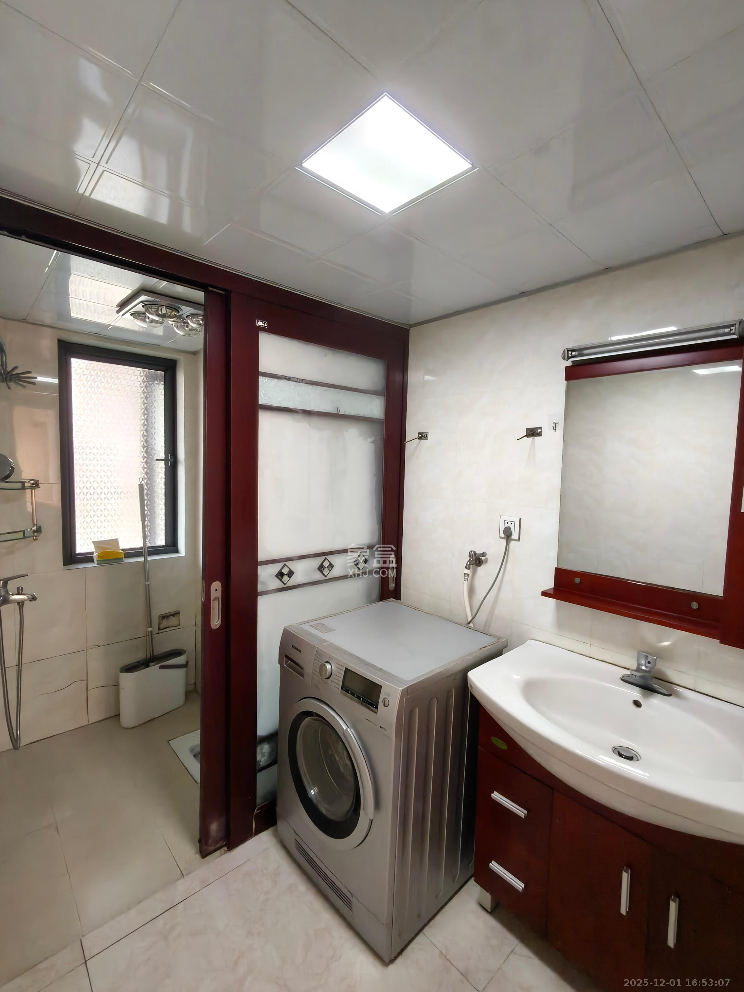 奥林匹克花园  3室2厅1卫    2600.0元/月室内图