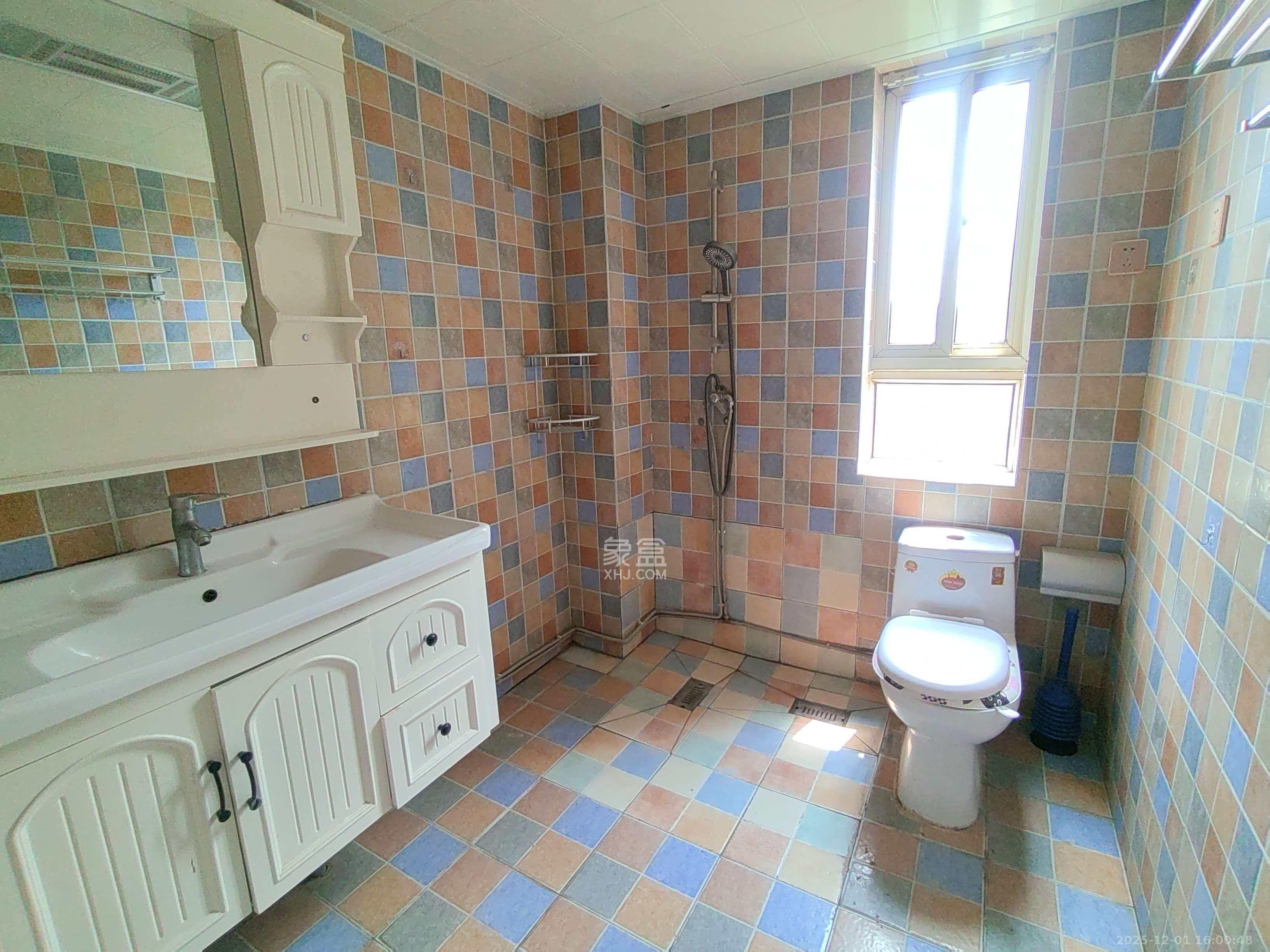 天心电脑城（朝阳丽景，朝阳丽园）  4室2厅2卫    3400.0元/月室内图