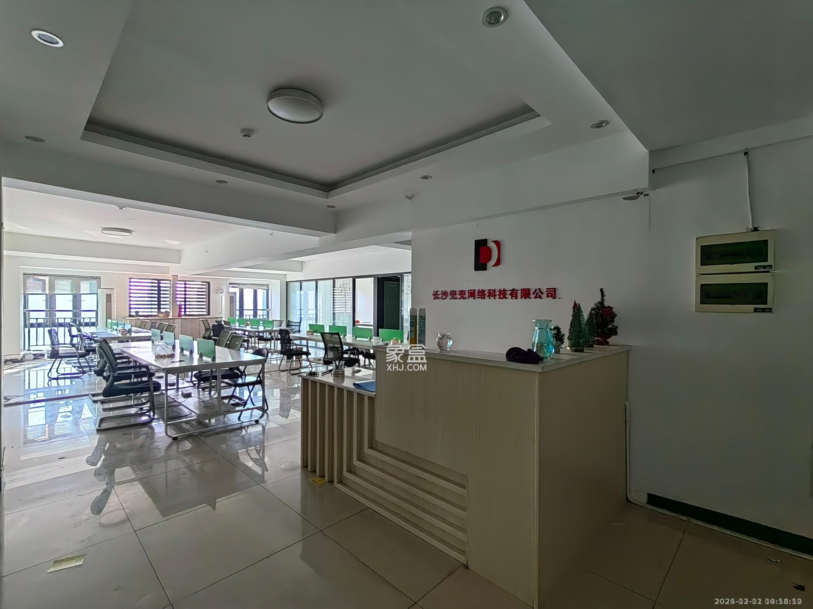 星大峰汇商务楼 3室1厅2卫 6750.0元/月 星大峰汇商务楼 3室1厅2卫 6750.0元/月室内图