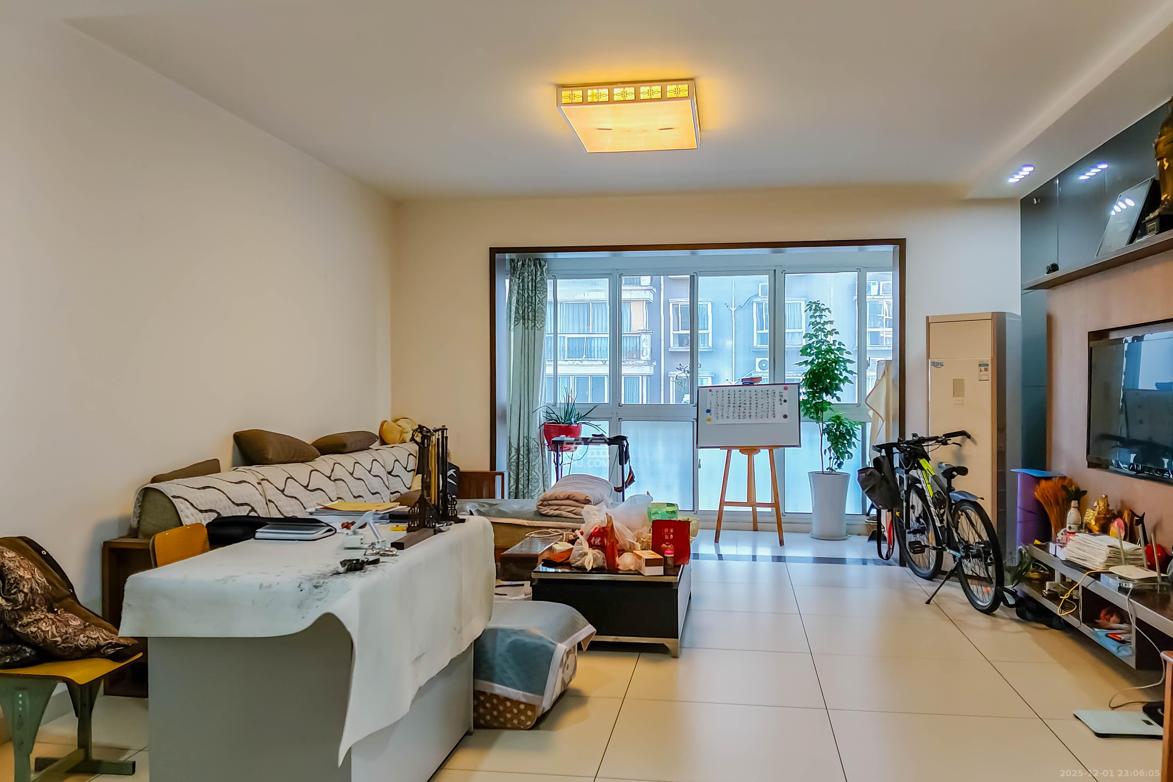 雅致名园 3室2厅2卫 218.0万 雅致名园 3室2厅2卫 218.0万客厅