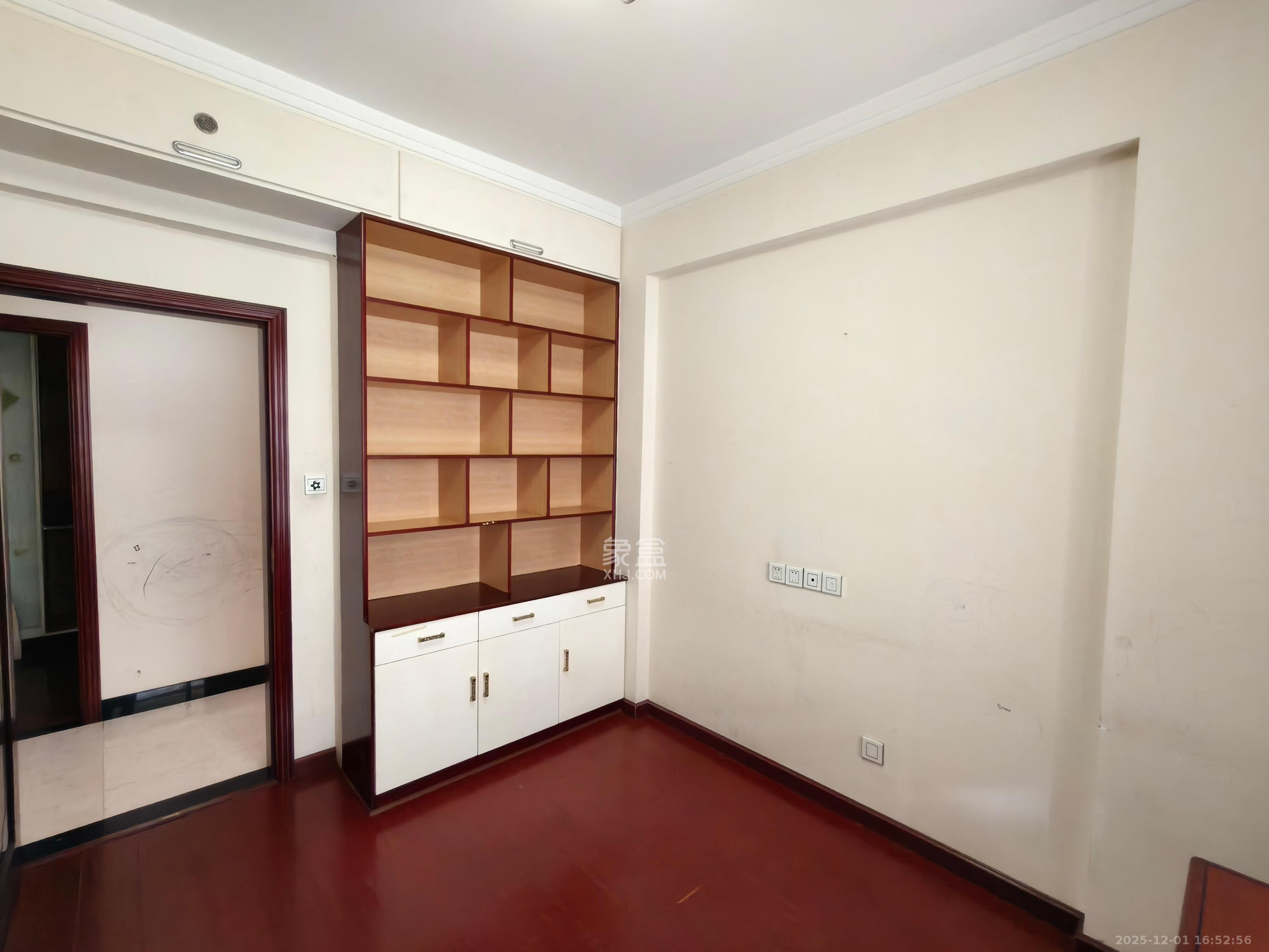 奥林匹克花园 3室2厅1卫 2600.0元/月 奥林匹克花园 3室2厅1卫 2600.0元/月室内图