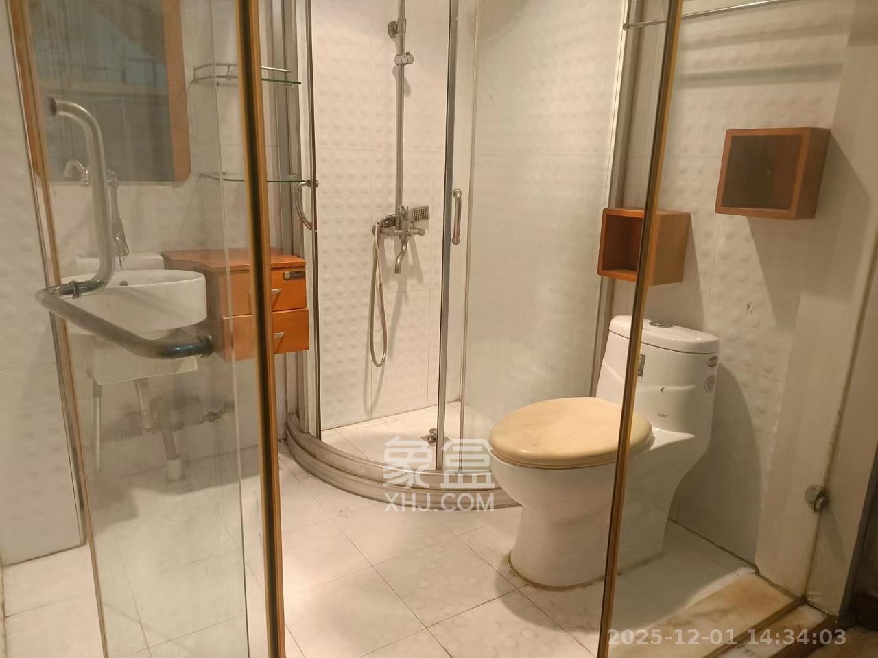 麓谷加州阳光 4室2厅2卫 3000.0元/月 麓谷加州阳光 4室2厅2卫 3000.0元/月室内图