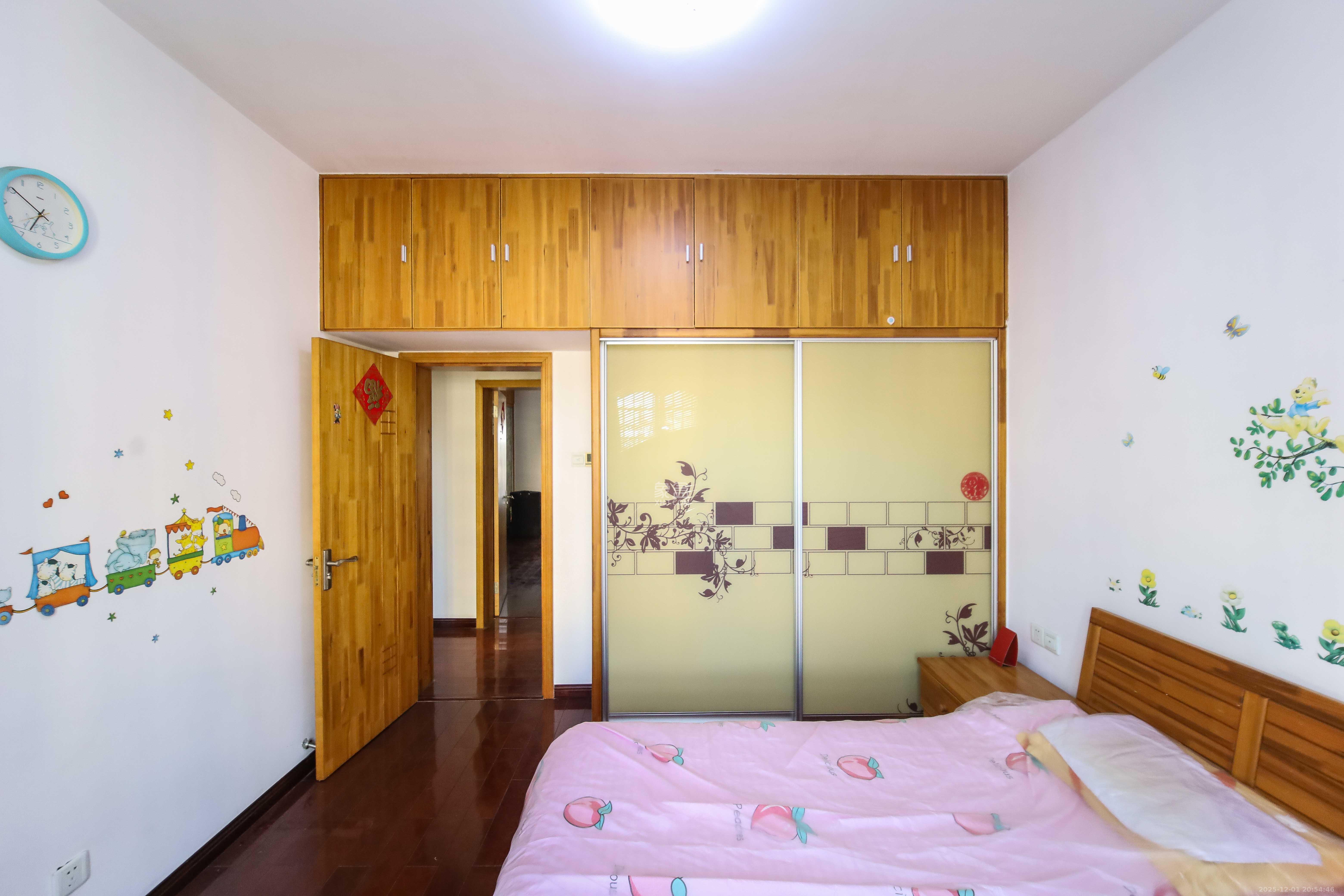 上河国际C区 4室2厅2卫 159.8万 上河国际C区 4室2厅2卫 159.8万卧室