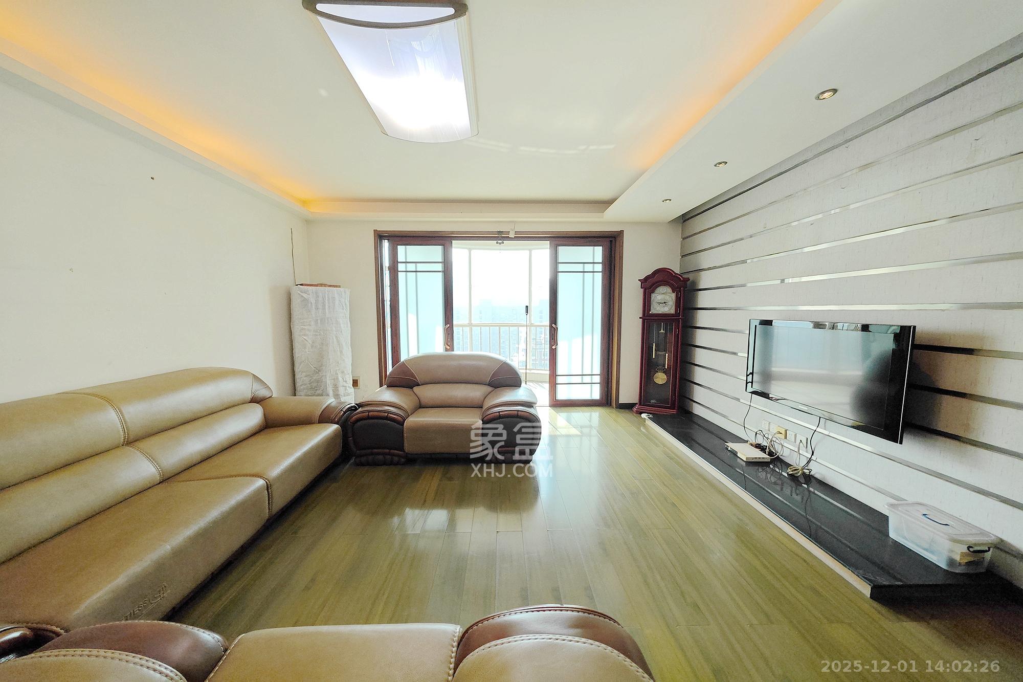 名都花园 4室2厅2卫 113.0万 名都花园 4室2厅2卫 113.0万客厅