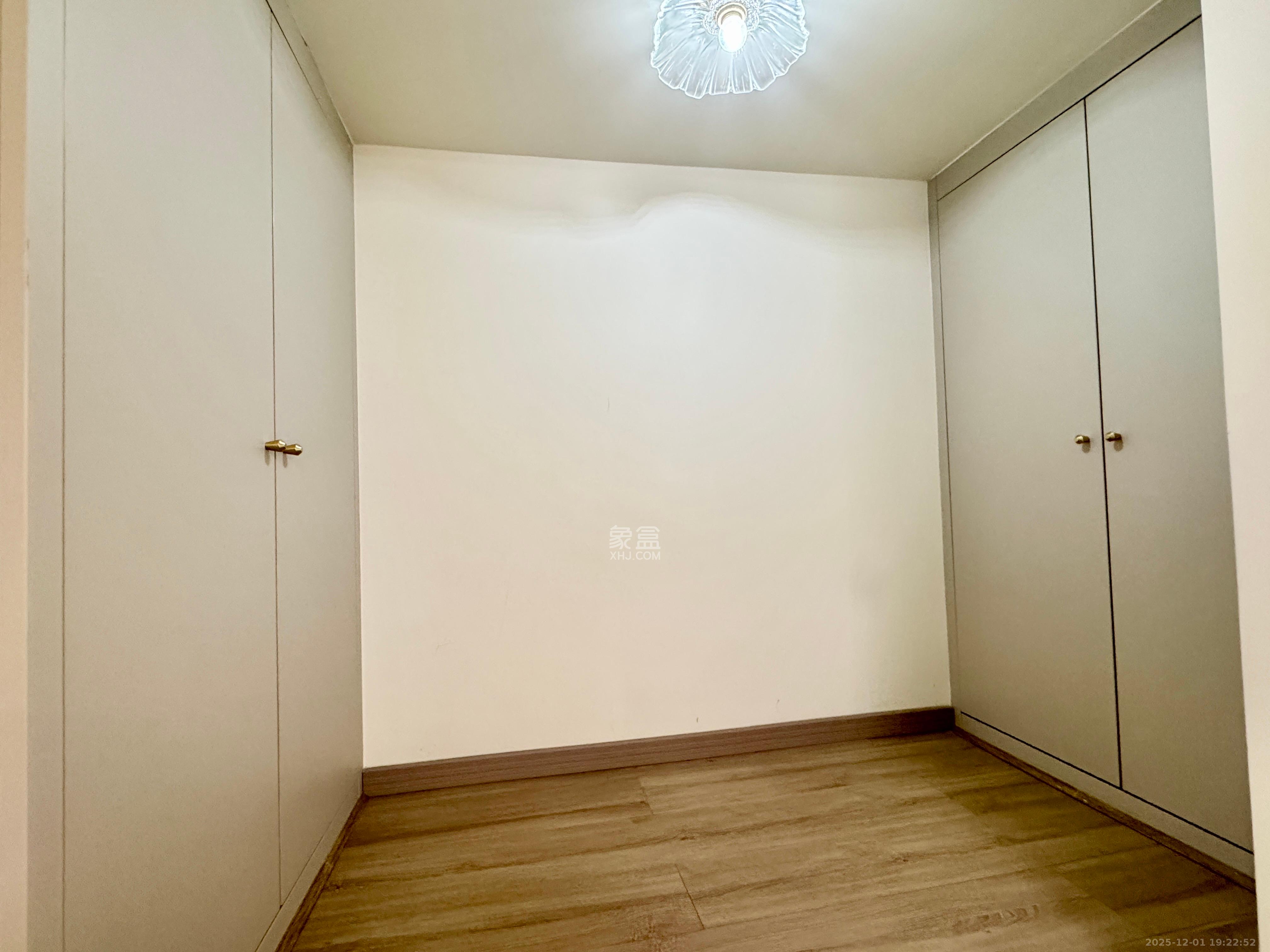 珠江花城好世界  1室1厅1卫    2100.0元/月室内图