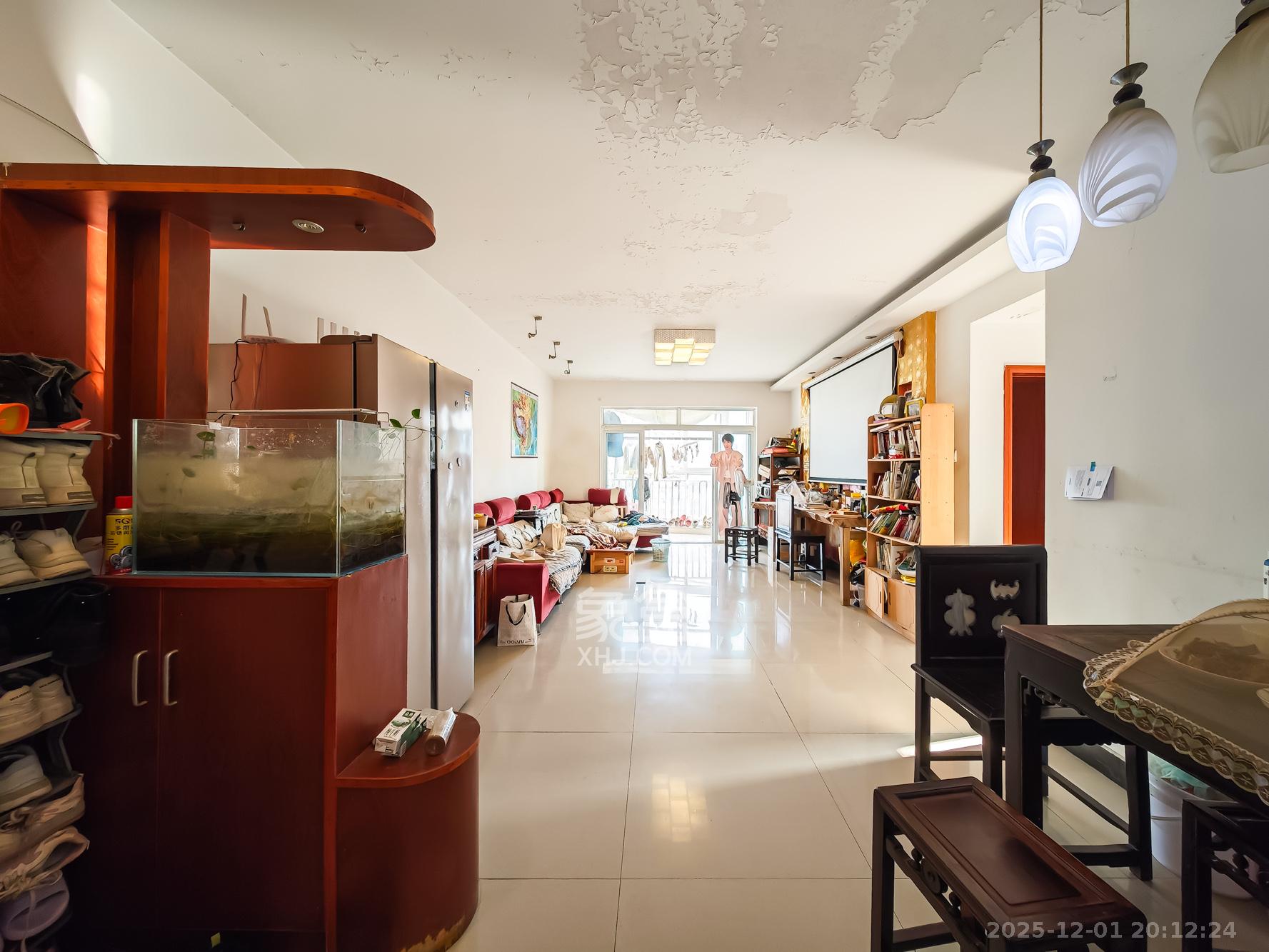 华江乐天花亭  1室0厅0卫    52.0万客厅