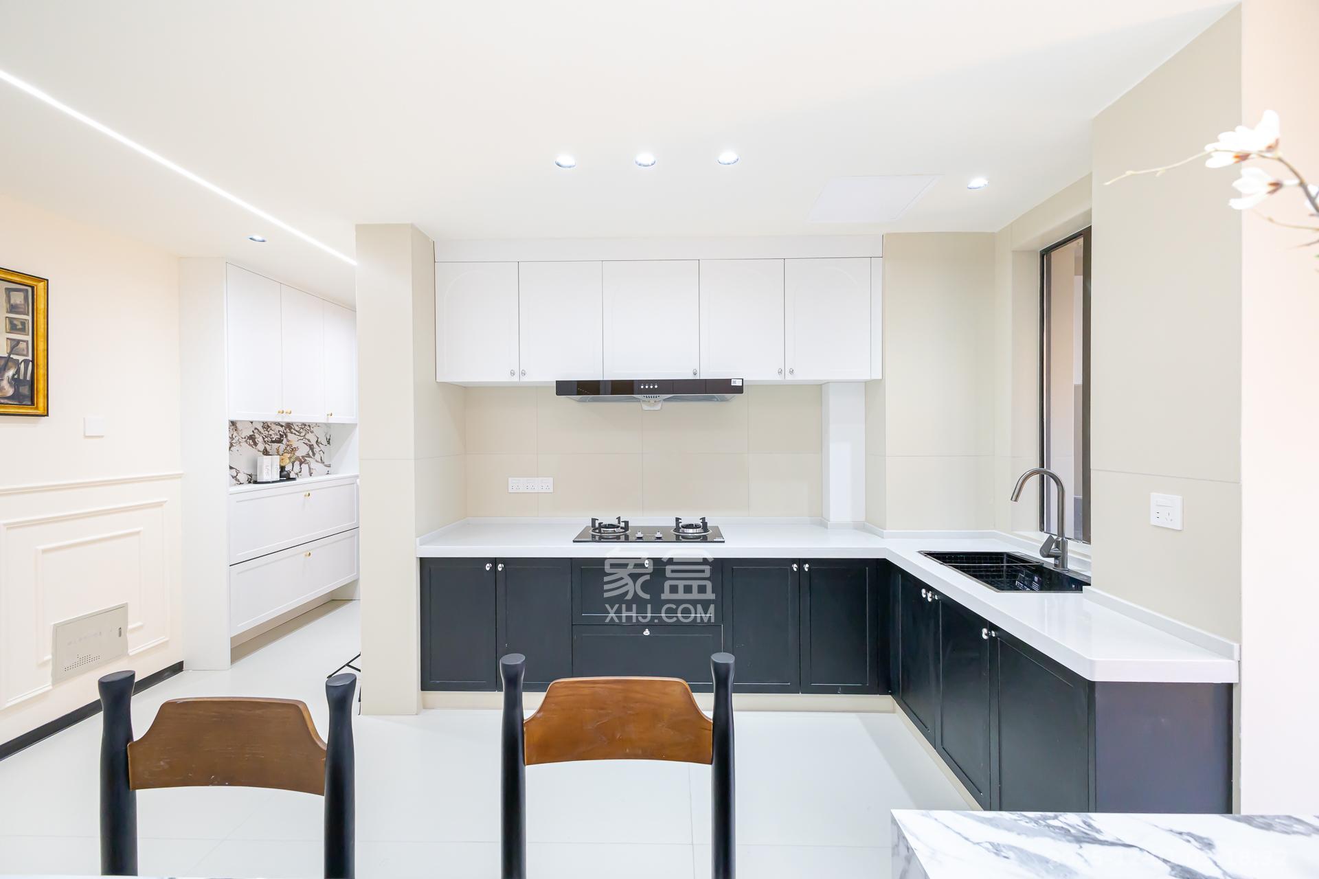 润和又一城  4室2厅2卫    106.8万厨房