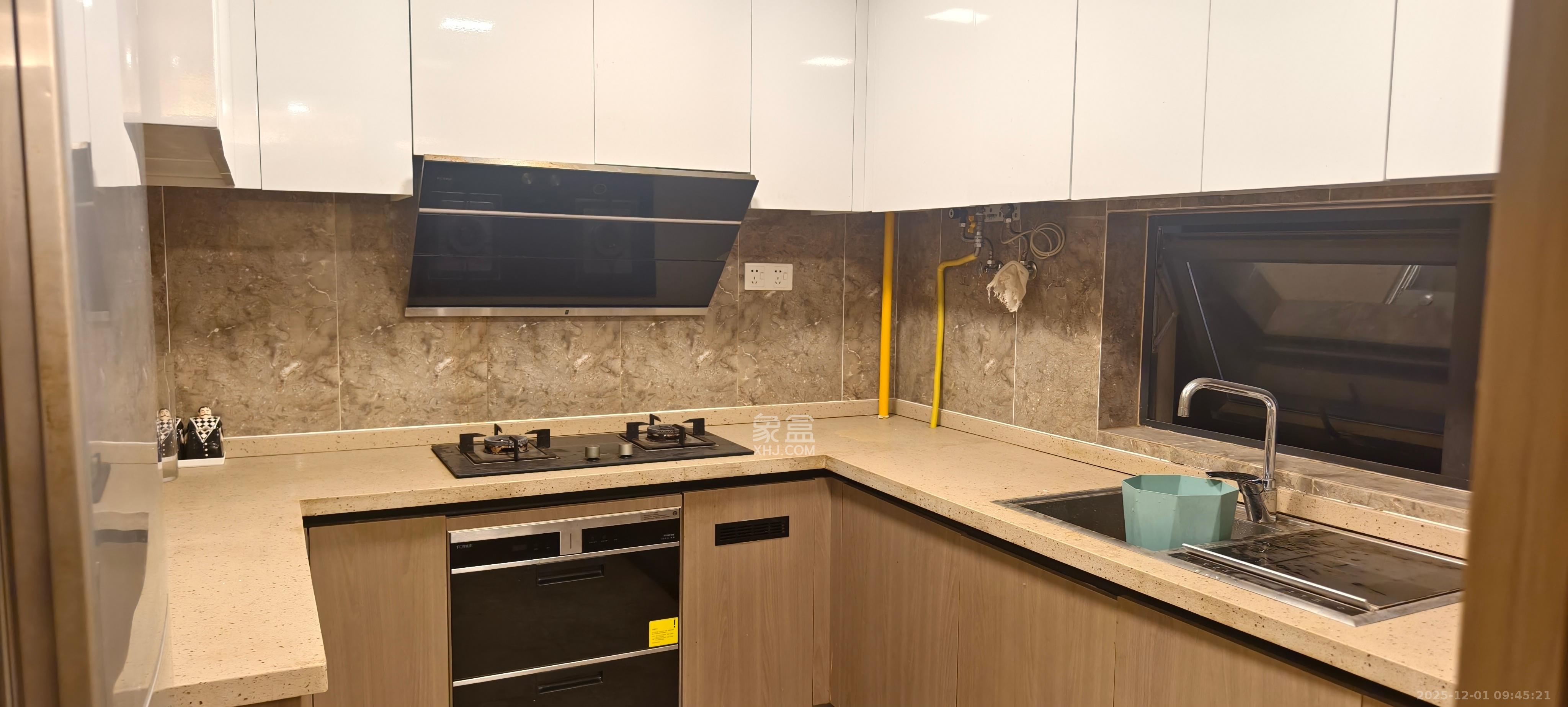 万科金域缇香  4室2厅2卫    3700.0元/月