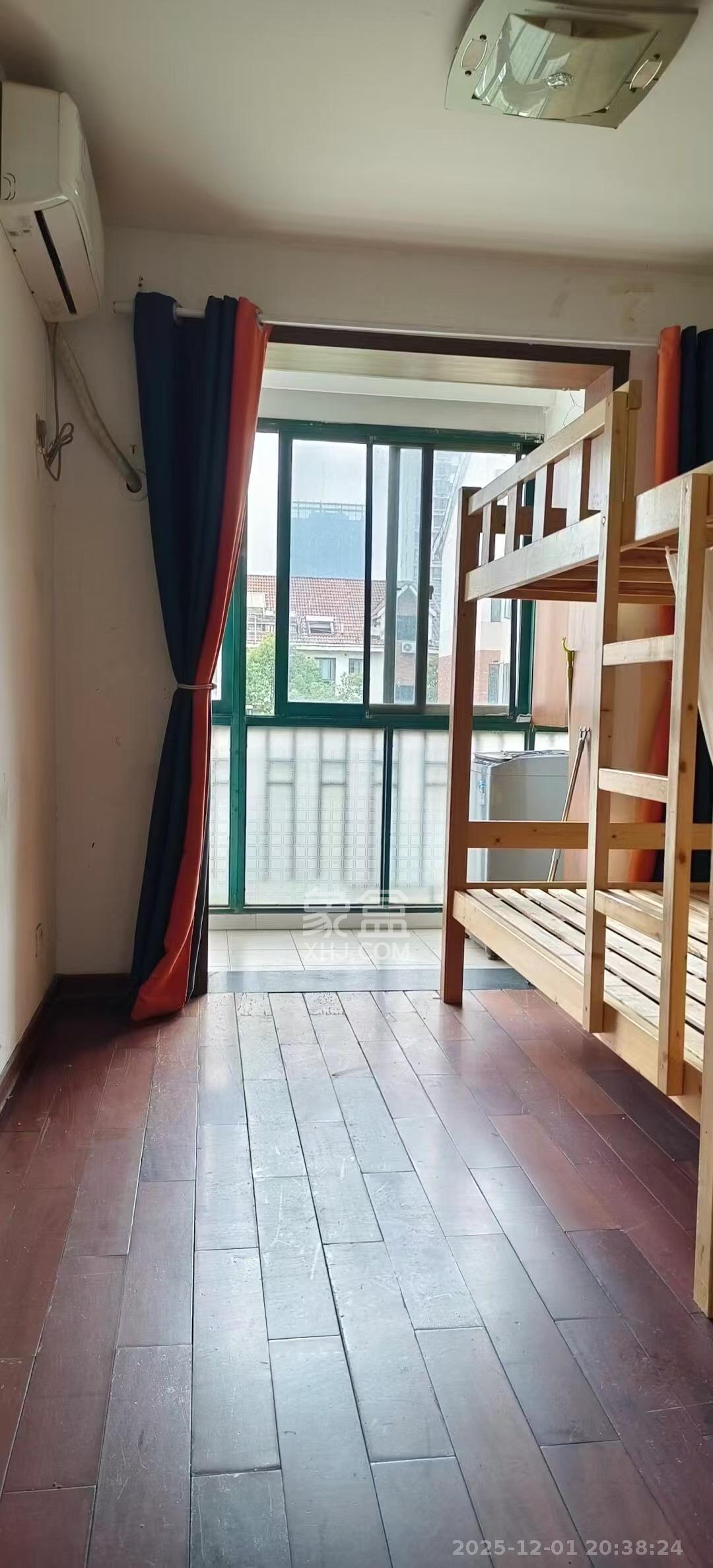 东方新城  1室0厅0卫    2300.0元/月室内图