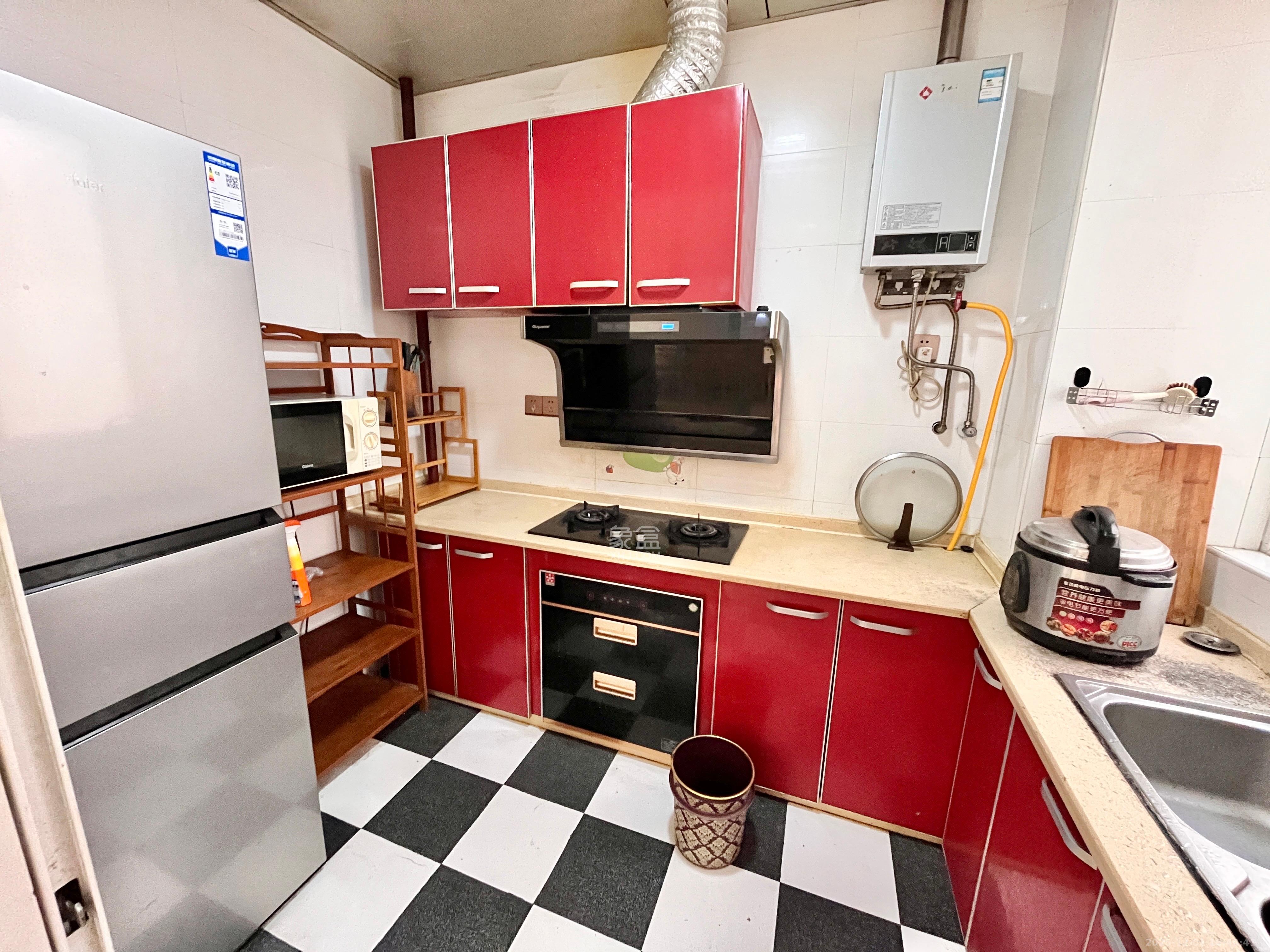 麓山枫情  2室2厅1卫    2400.0元/月室内图