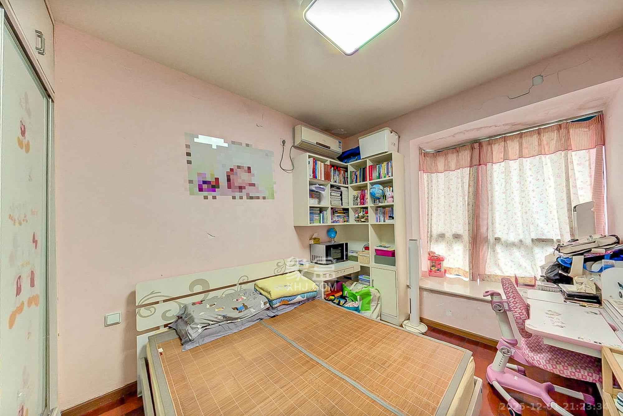 湘江世纪城达江苑  3室2厅2卫    95.0万卧室