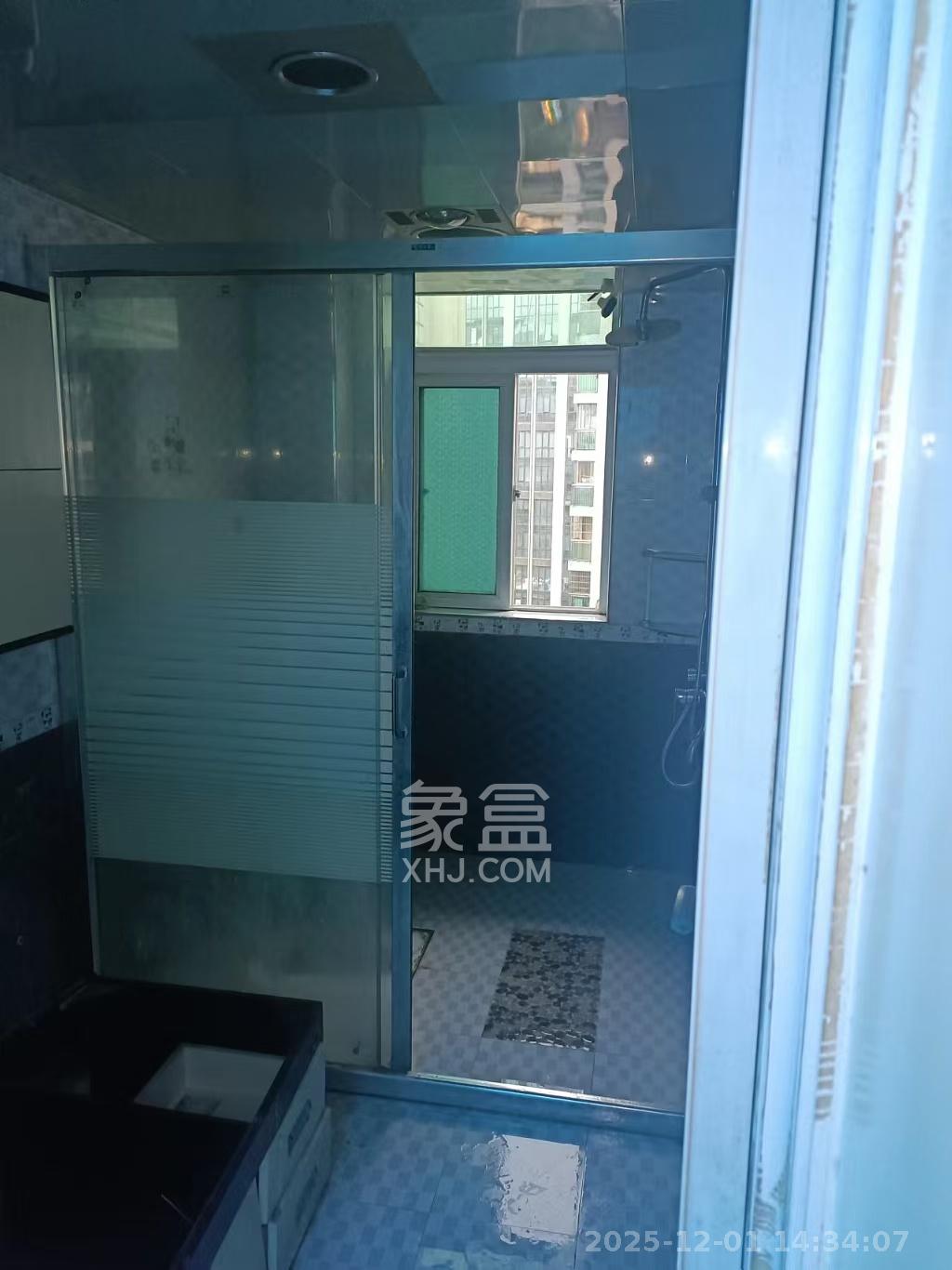 麓谷加州阳光  4室2厅2卫    3000.0元/月室内图