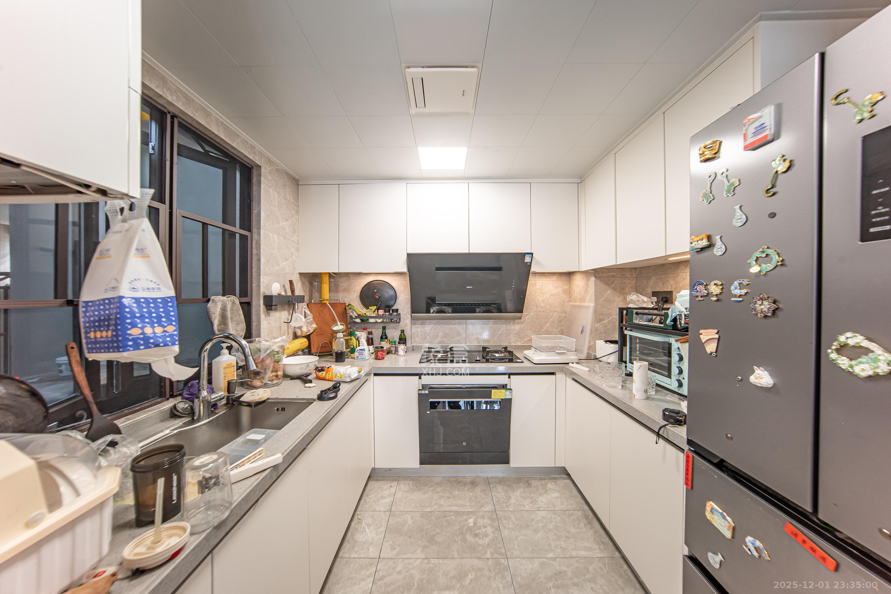 旭辉国宸府 3室2厅2卫 145.6万 旭辉国宸府 3室2厅2卫 145.6万厨房