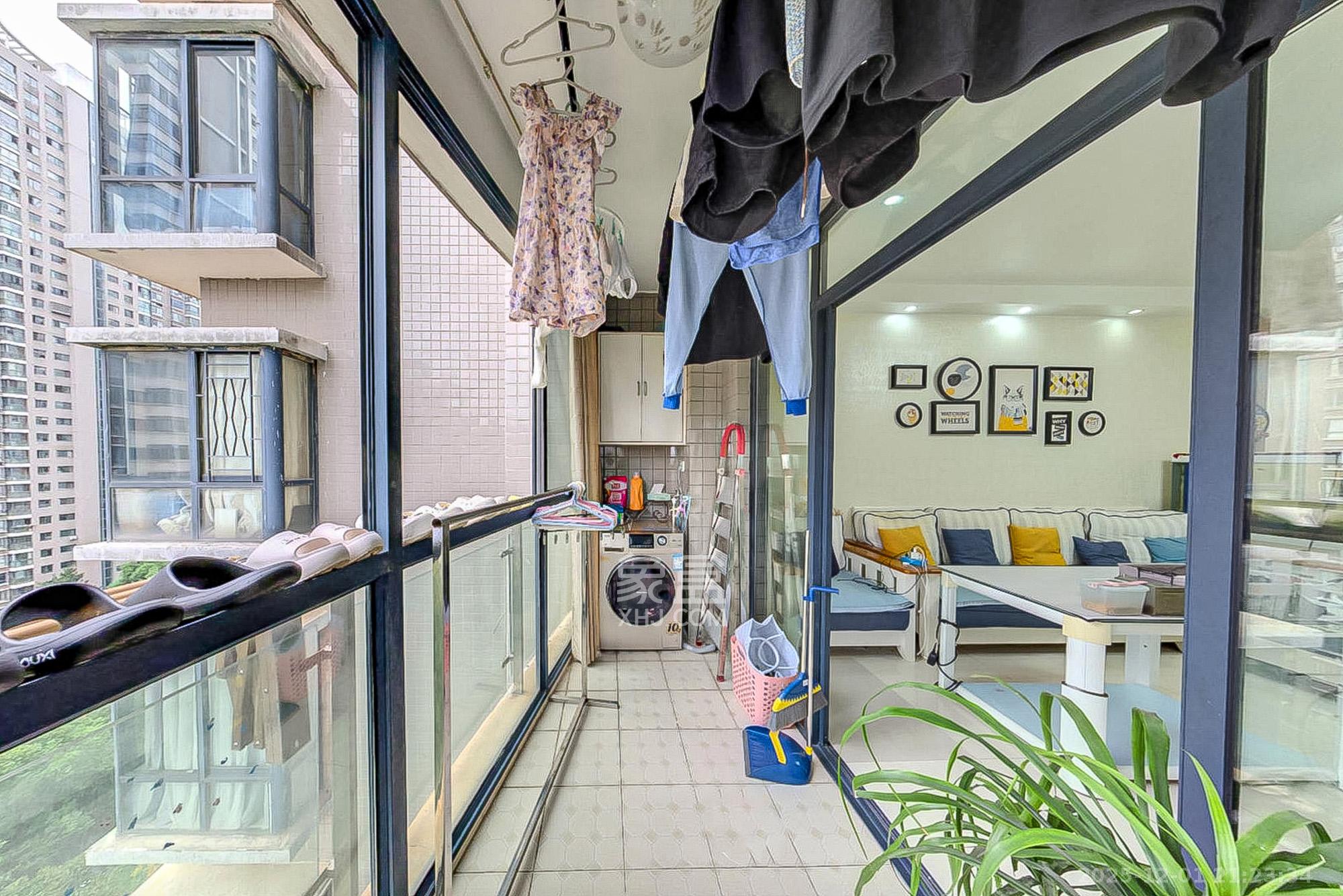 湘江世纪城达江苑  3室2厅2卫    95.0万阳台