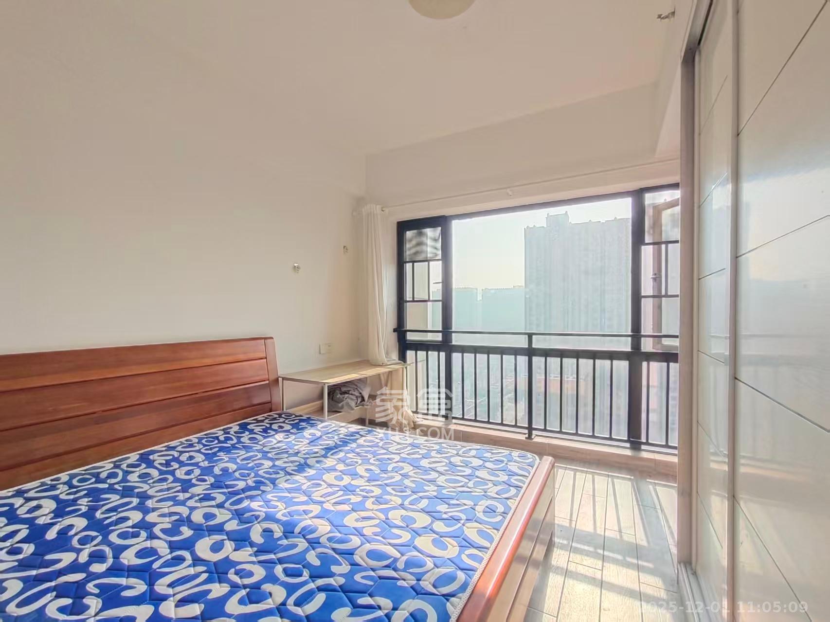 V领寓（岭南家园）  1室1厅1卫    1300.0元/月