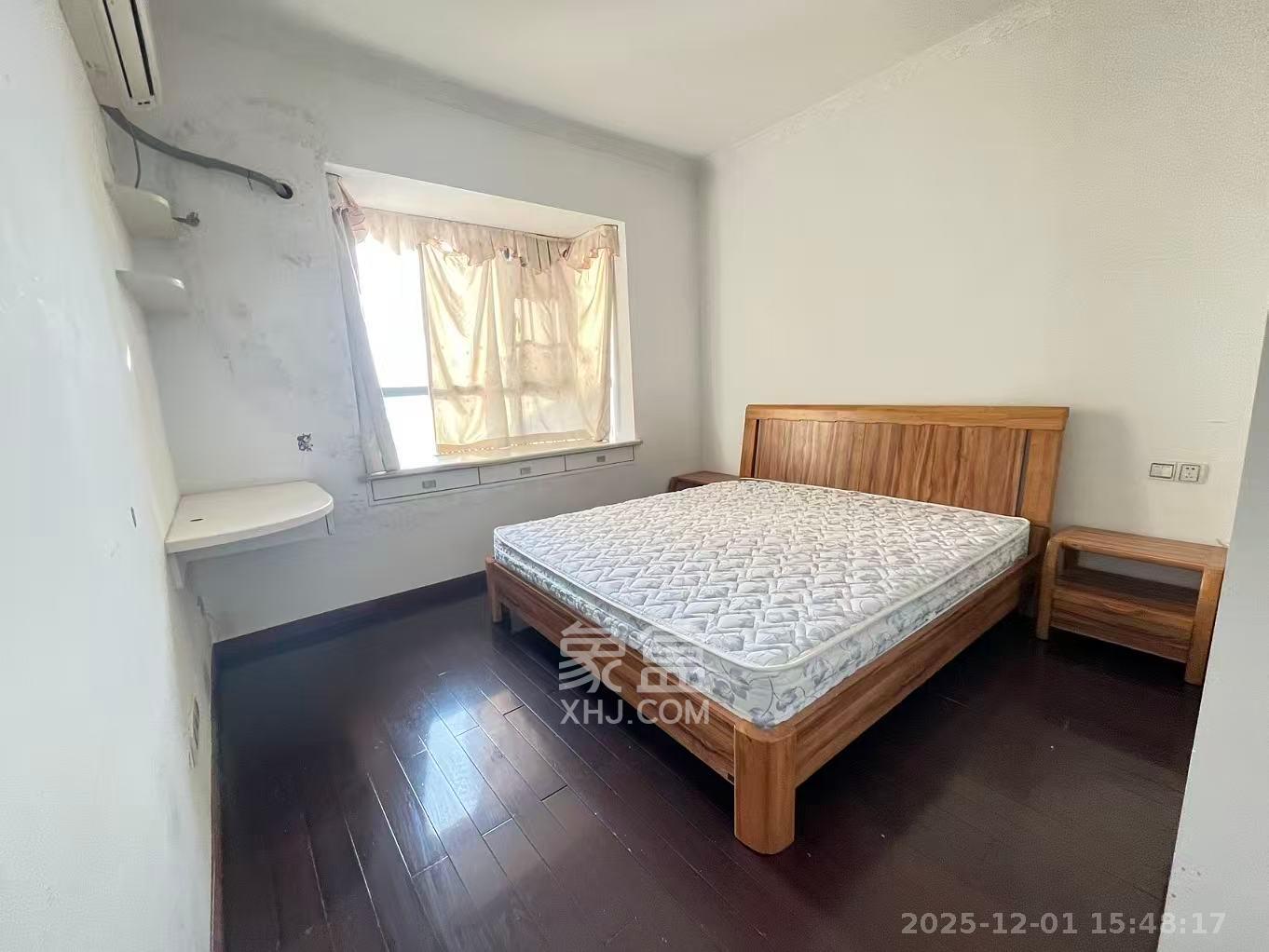 莱茵城  3室2厅2卫    2200.0元/月