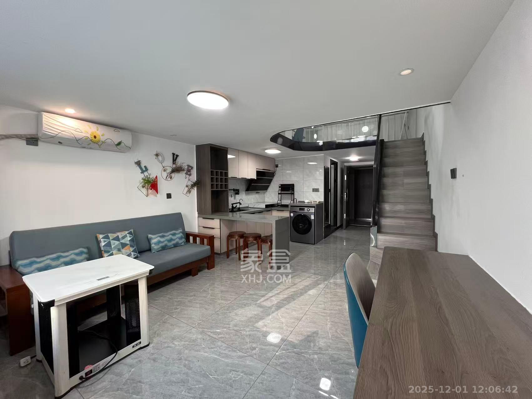 龙湖新壹城  1室1厅1卫    2400.0元/月