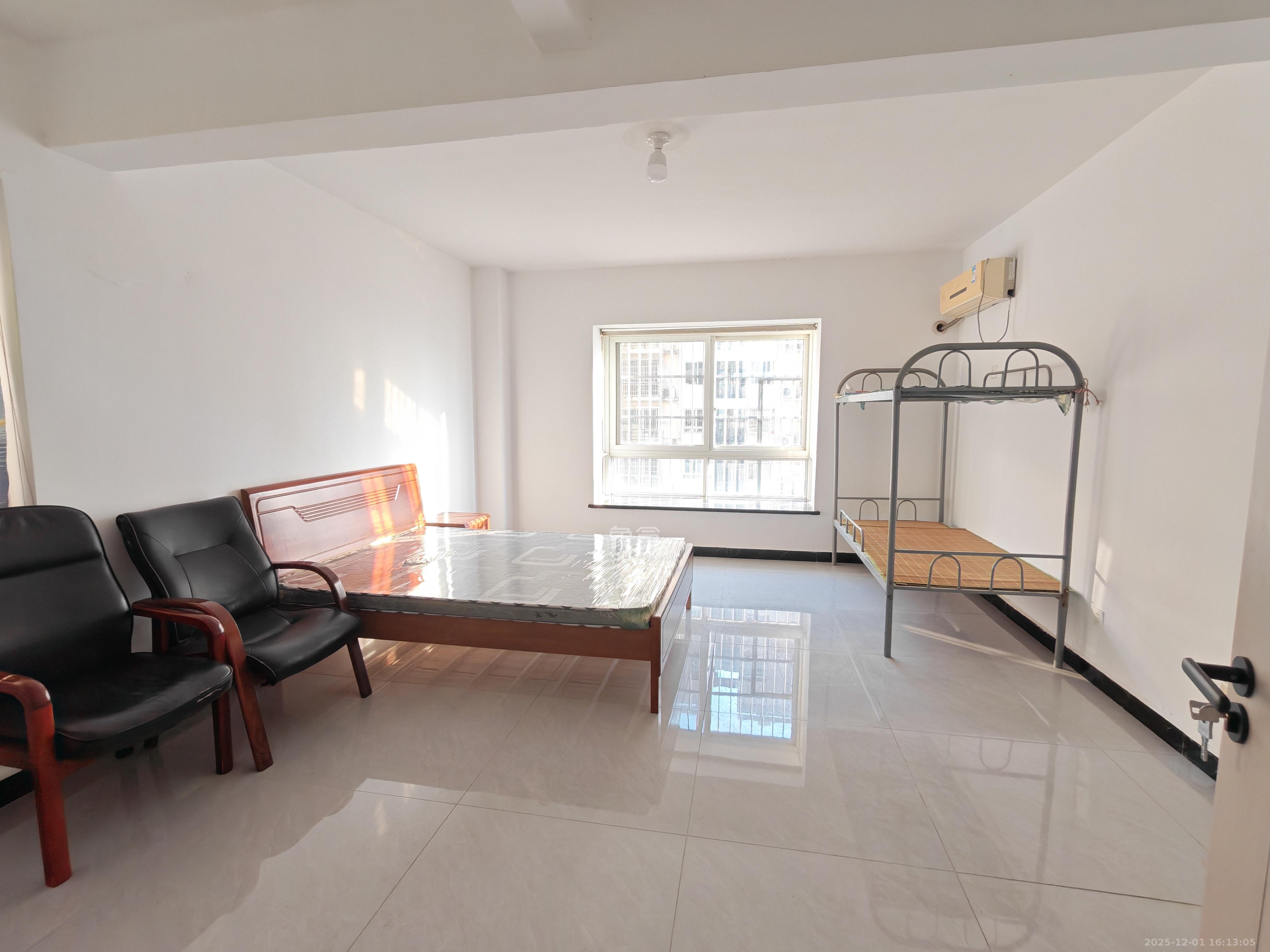 楚天家园 3室2厅2卫 1800.0元/月 楚天家园 3室2厅2卫 1800.0元/月室内图