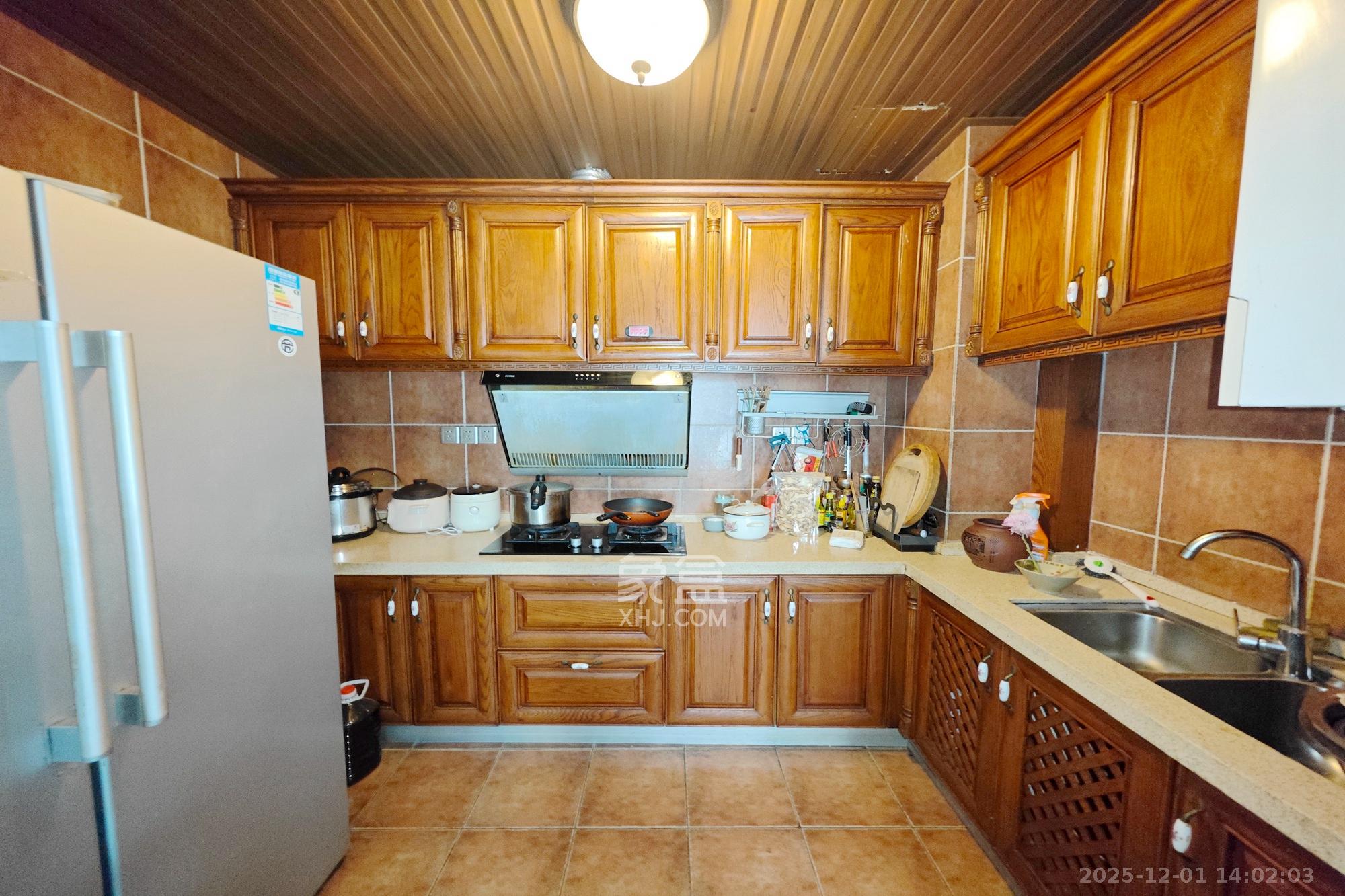 都市兰亭  4室2厅2卫    99.0万厨房