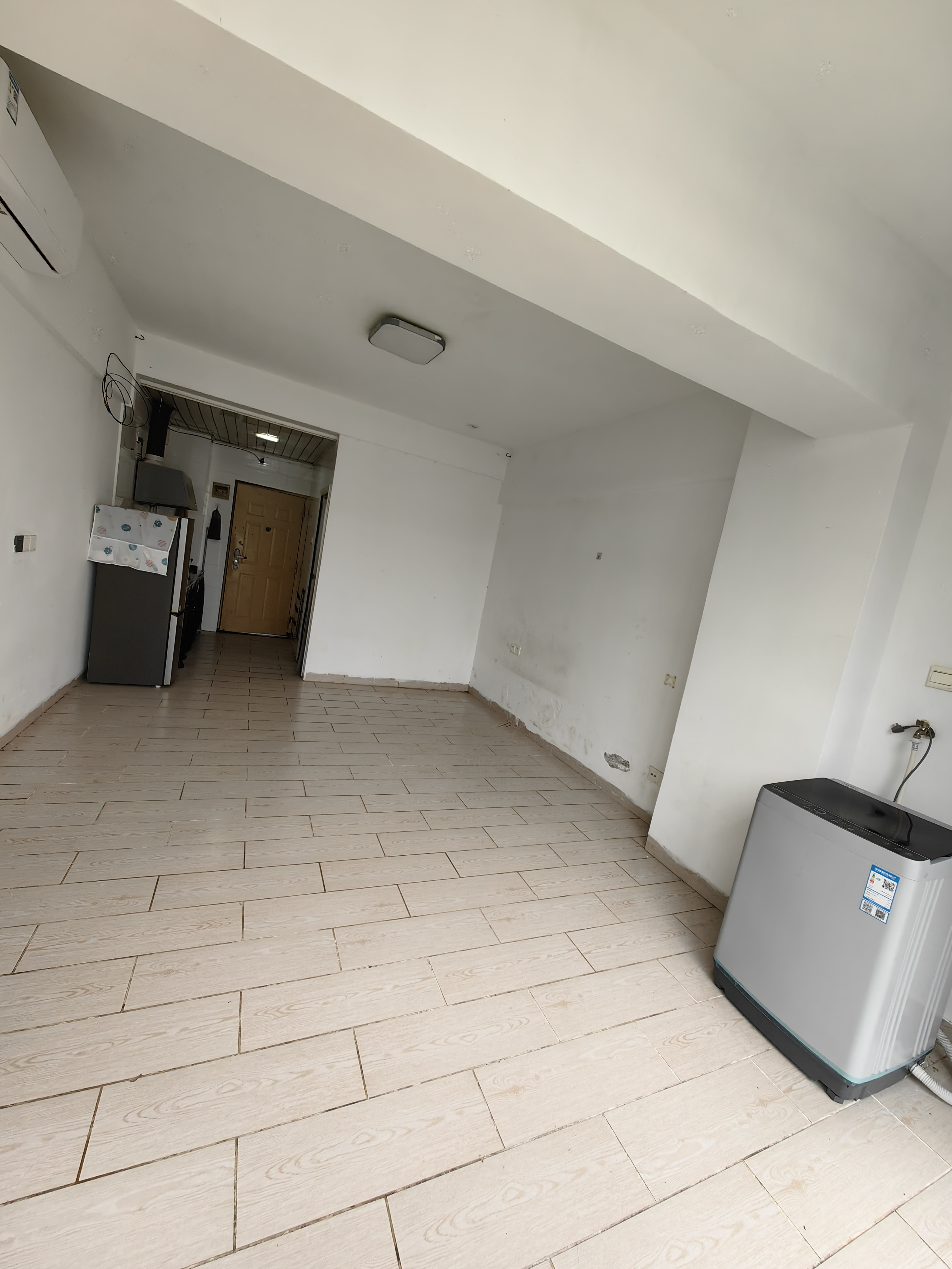 珠江大厦 1室1厅1卫 1200.0元/月 珠江大厦 1室1厅1卫 1200.0元/月室内图