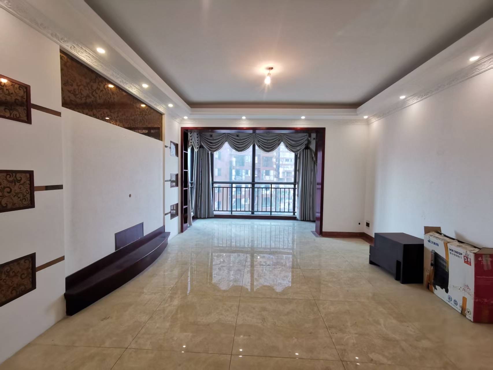 大同芙蓉 3室2厅2卫 88.0万 大同芙蓉 3室2厅2卫 88.0万客厅