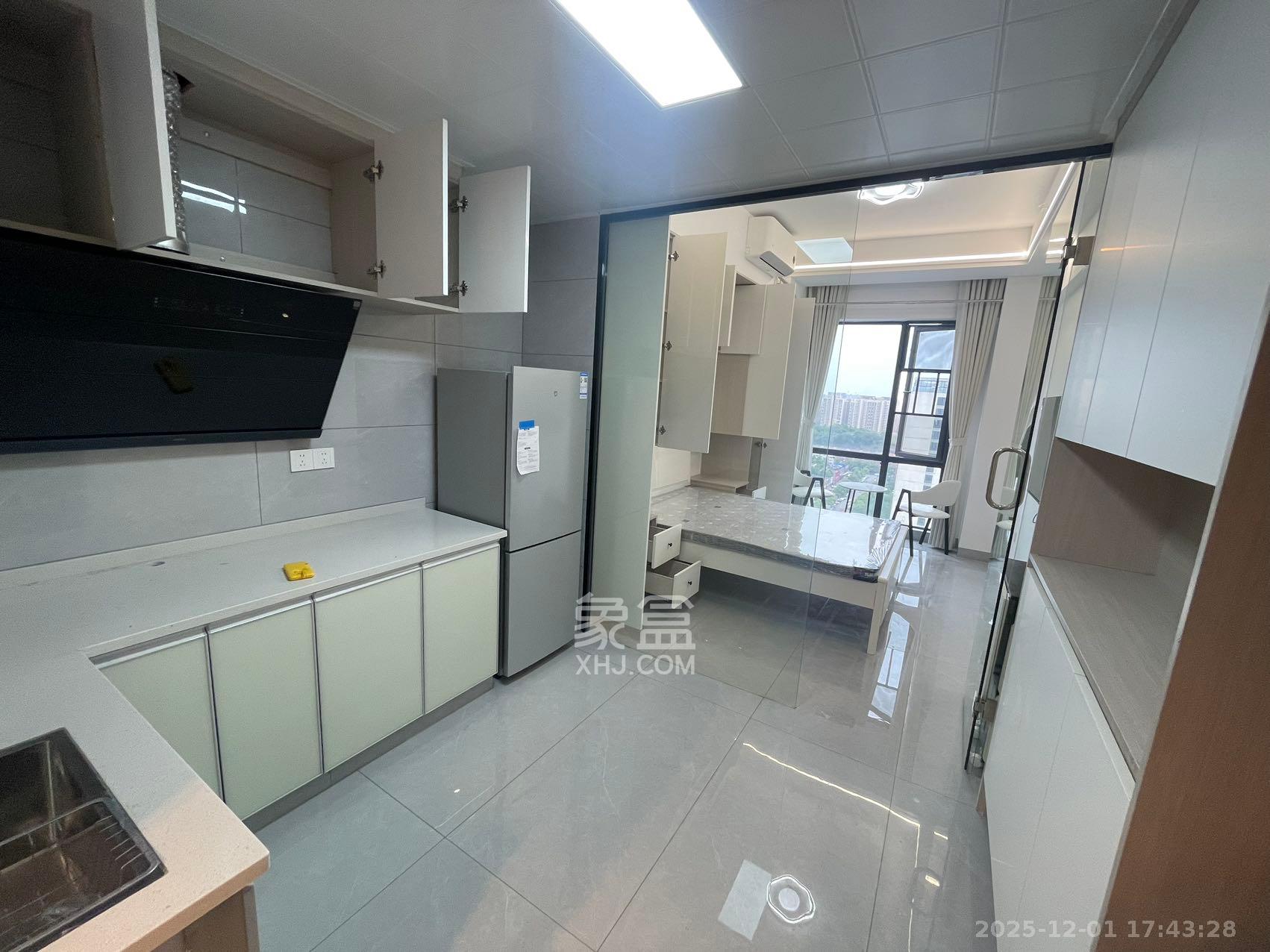 鄱阳汇金中心  1室1厅1卫    1200.0元/月