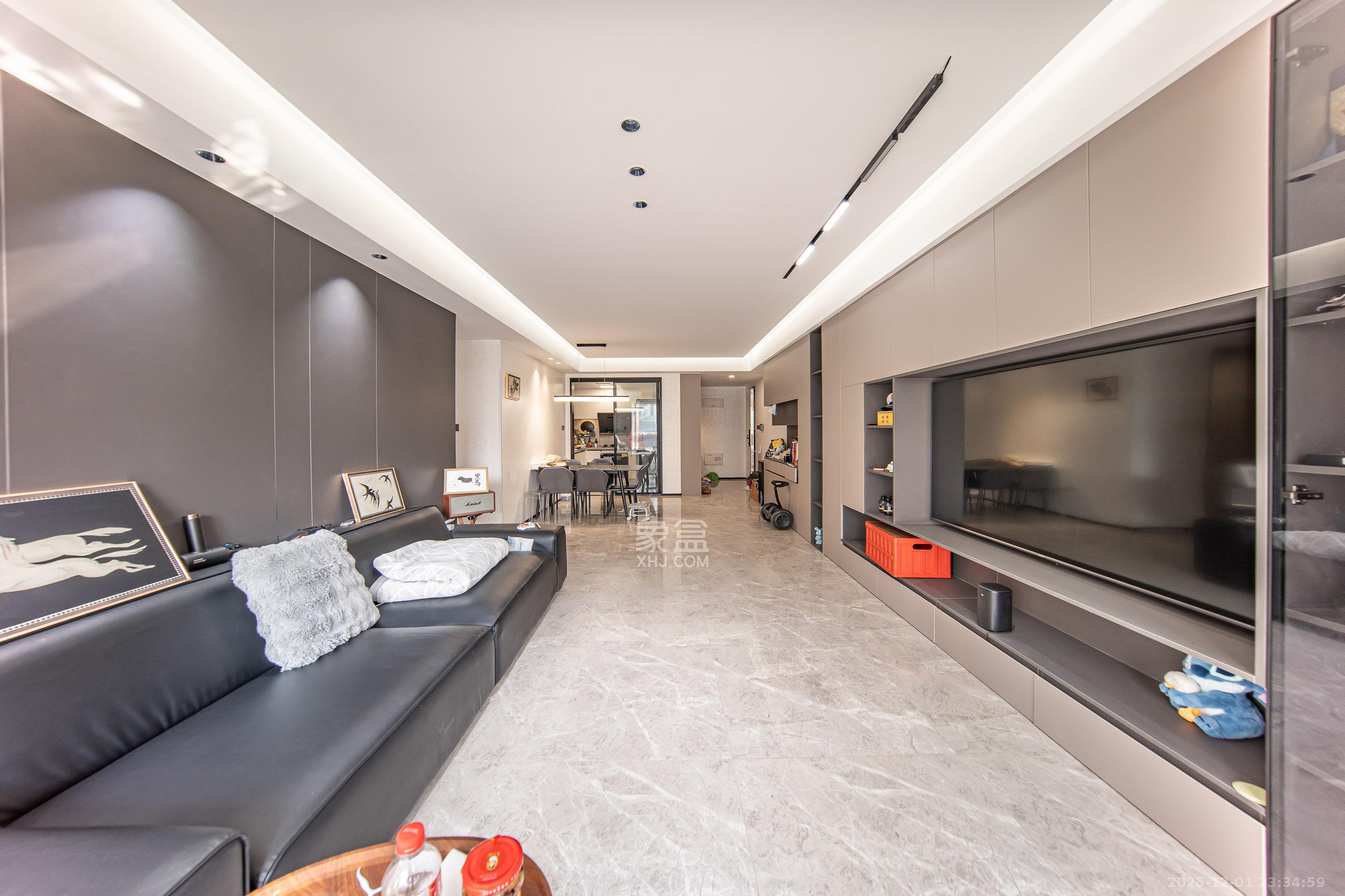 旭辉国宸府 3室2厅2卫 145.6万 旭辉国宸府 3室2厅2卫 145.6万客厅