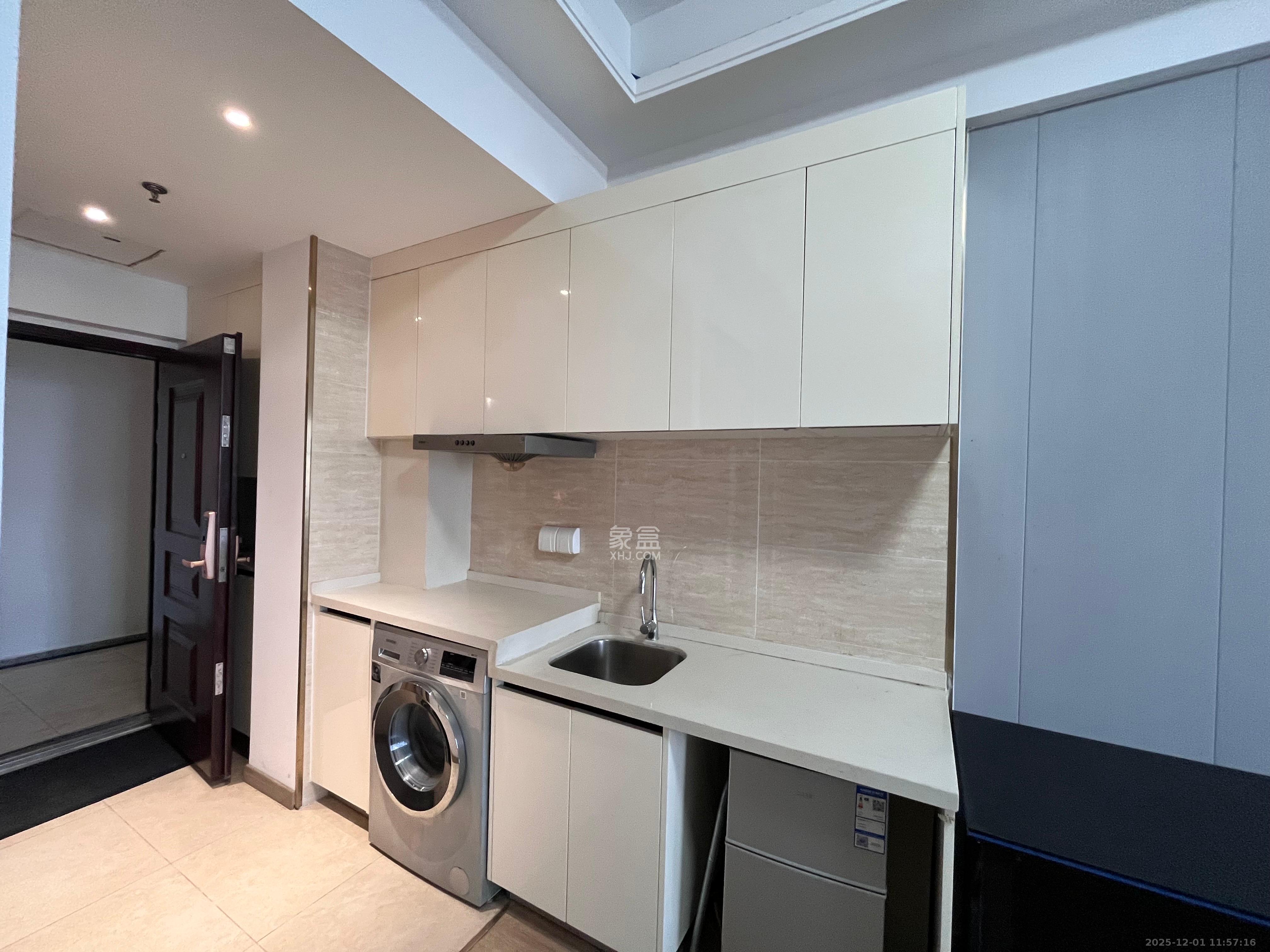 万润时光里 1室1厅1卫 1550.0元/月 万润时光里 1室1厅1卫 1550.0元/月室内图