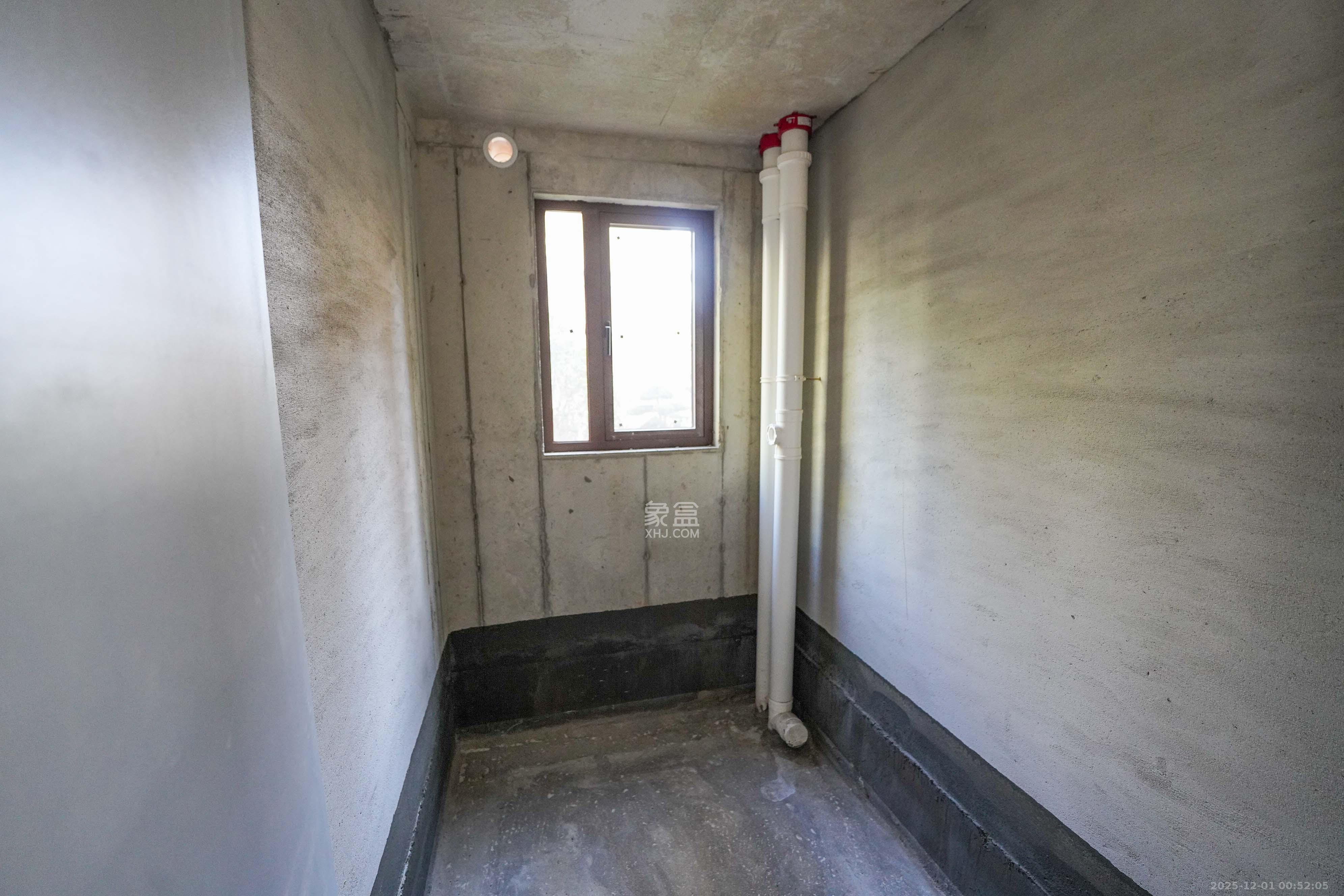 丽发新城 4室2厅2卫 93.0万 丽发新城 4室2厅2卫 93.0万卫生间