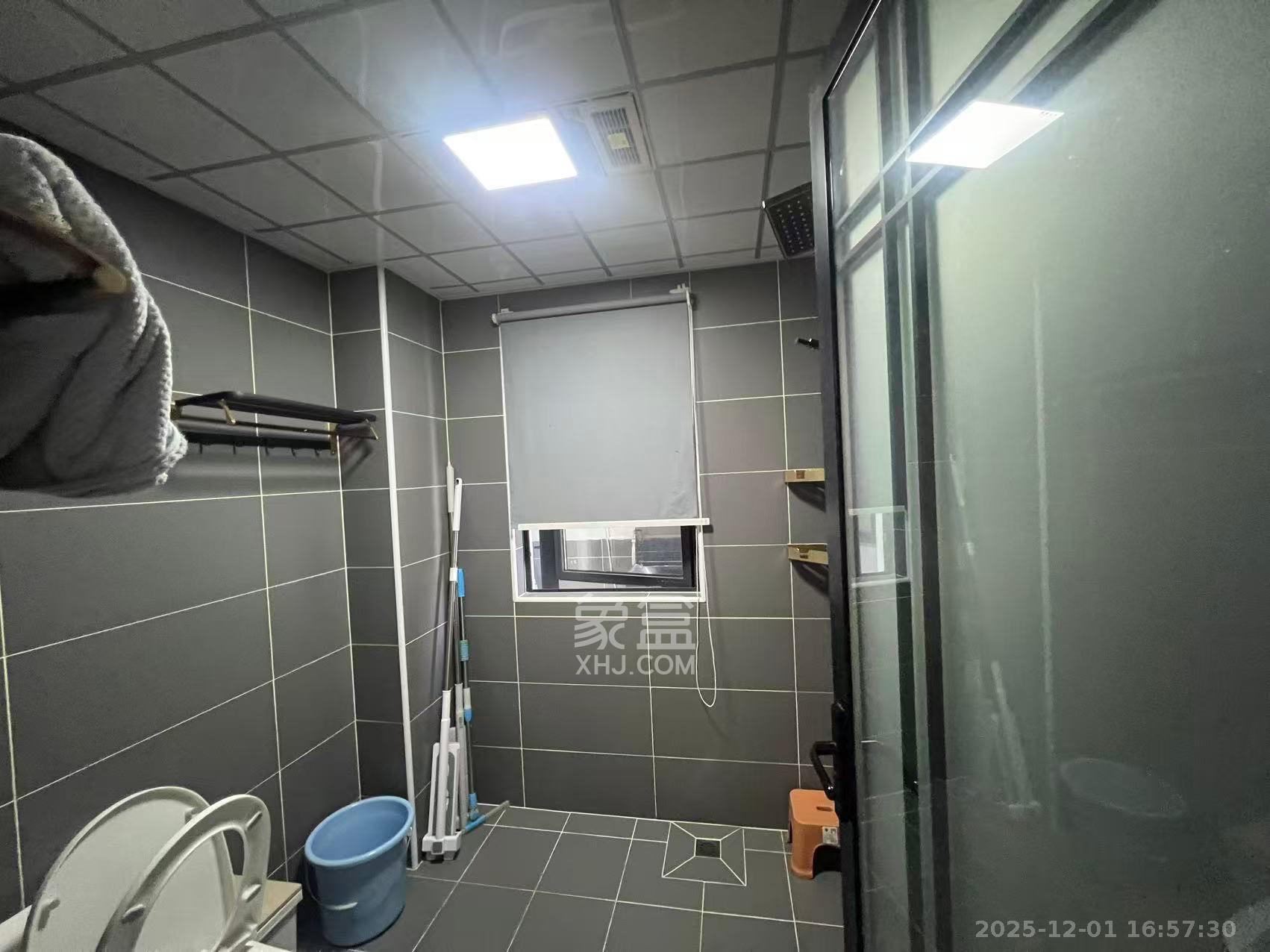 长房东旭国际  3室2厅2卫    3000.0元/月室内图