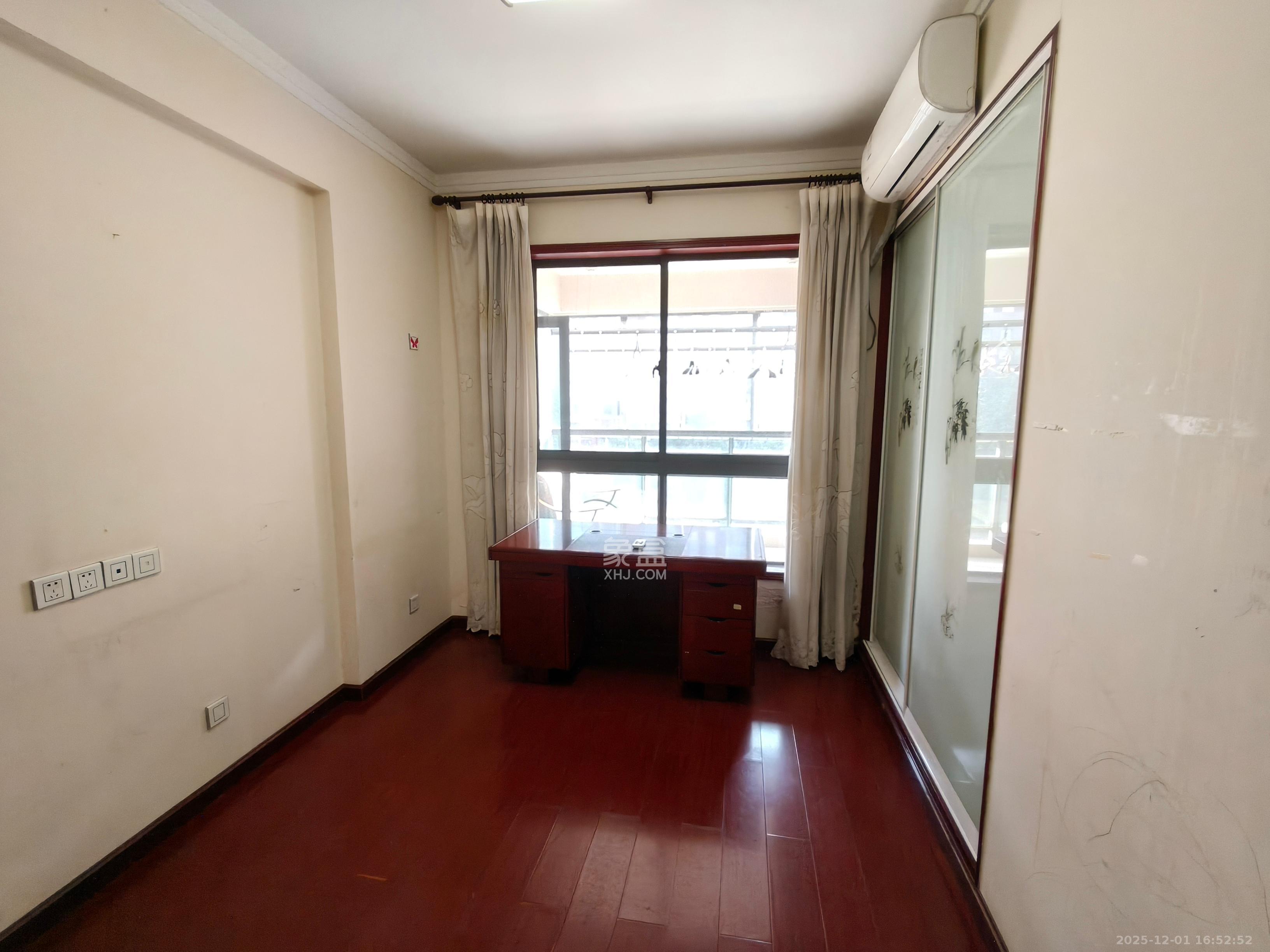 奥林匹克花园  3室2厅1卫    2600.0元/月室内图