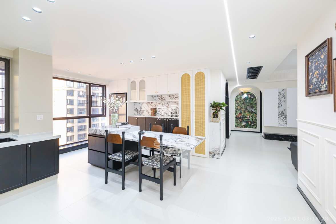 润和又一城 4室2厅2卫 106.8万 润和又一城 4室2厅2卫 106.8万客厅