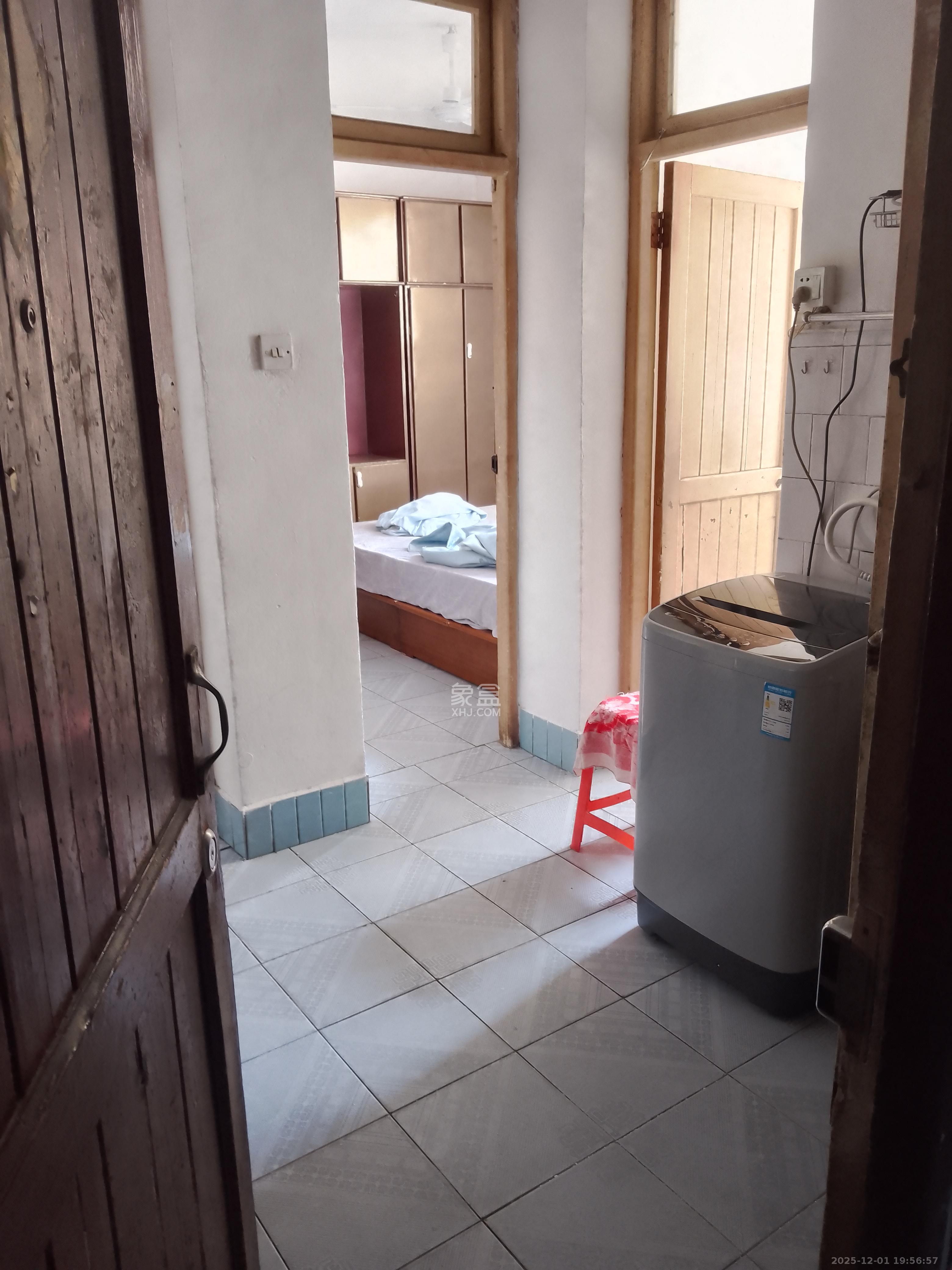 东瓜山一村  2室1厅1卫    1300.0元/月