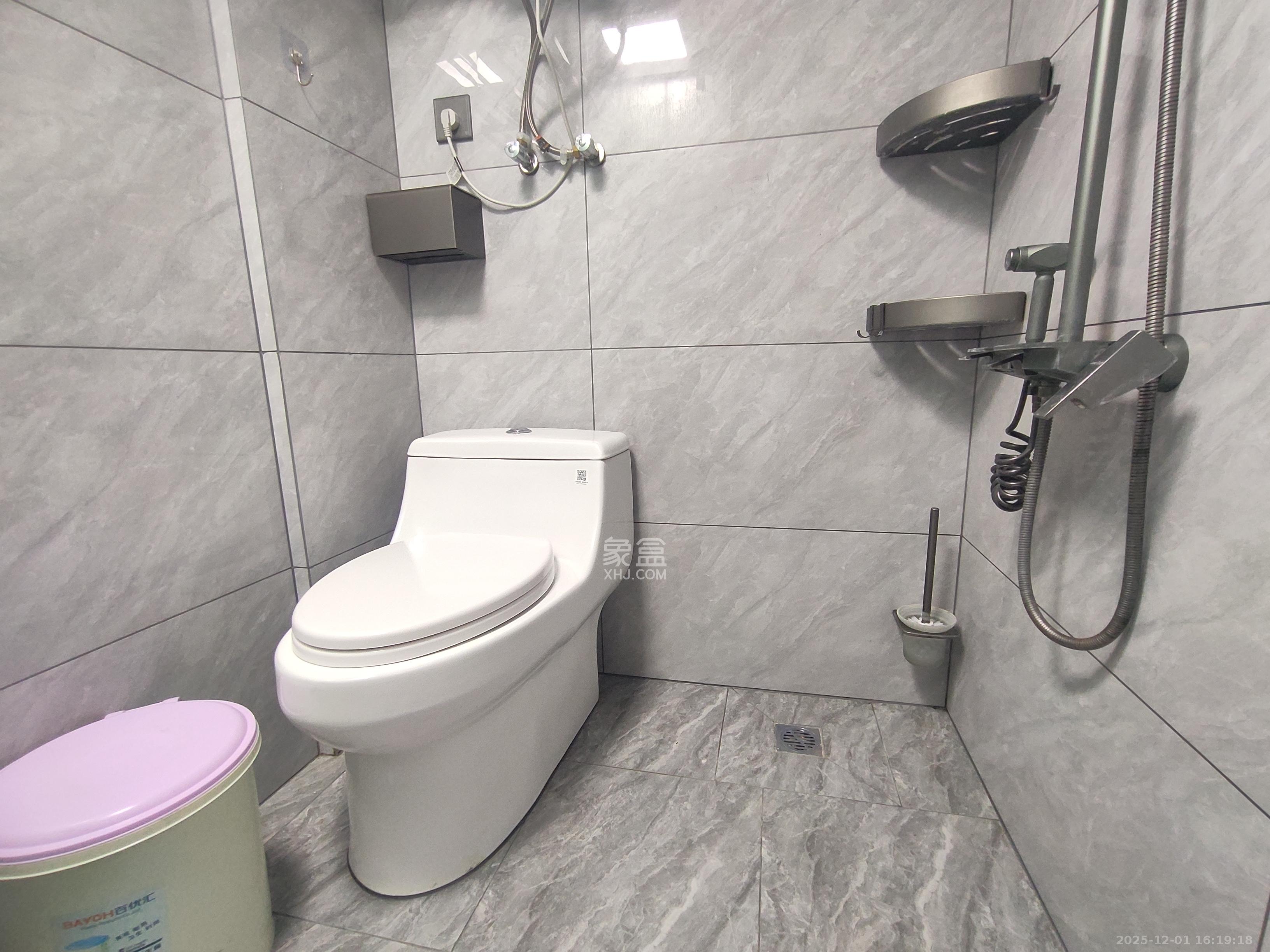 中国铁建梅溪青秀三期 2室1厅1卫 2700.0元/月 中国铁建梅溪青秀三期 2室1厅1卫 2700.0元/月室内图