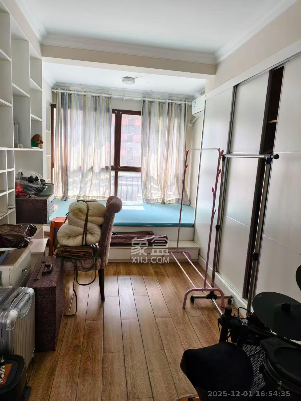 万国城（当代满庭春MOMA）一期  3室2厅2卫    2600.0元/月室内图