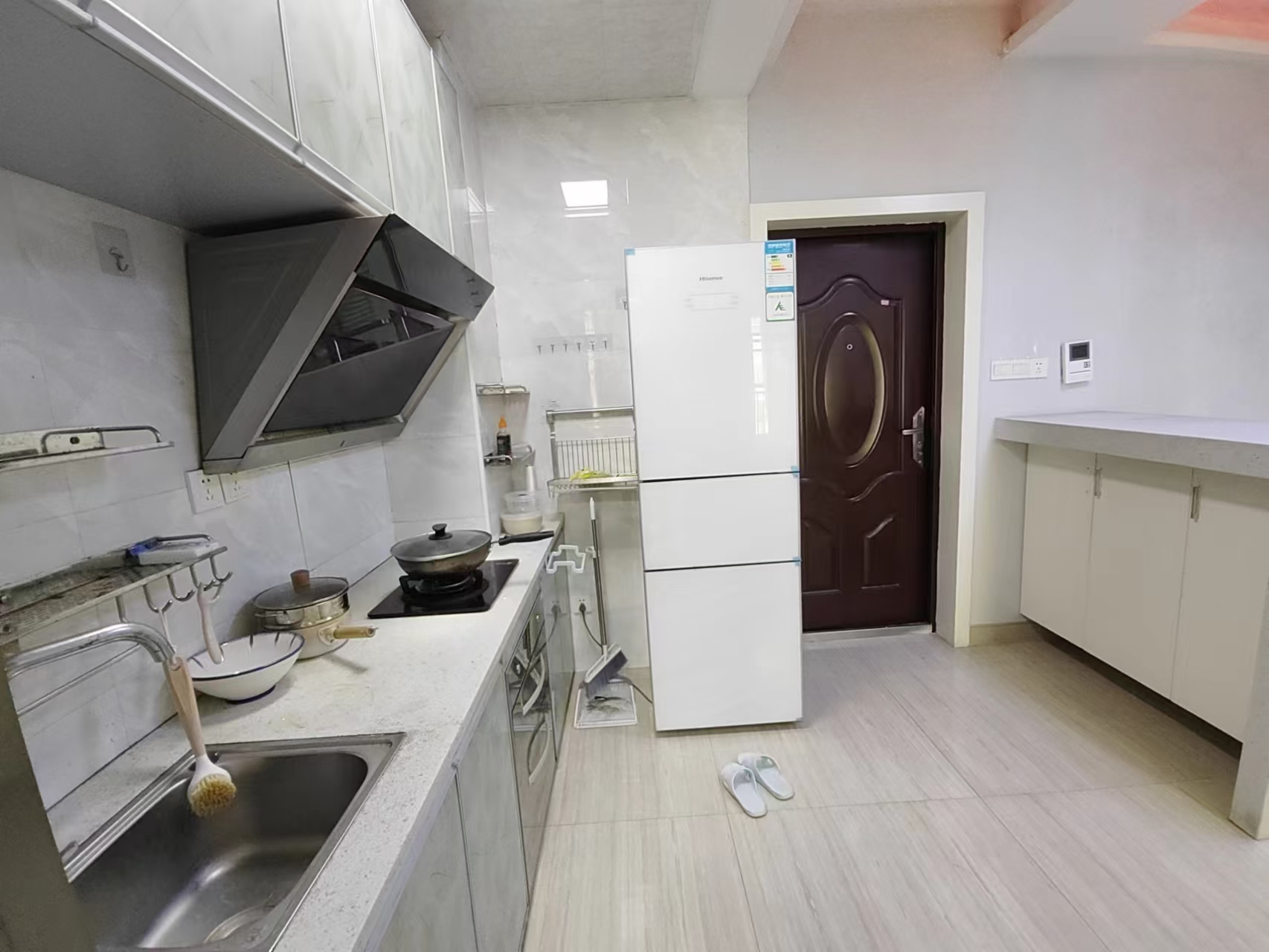 水映豪廷（一，二，三期）  1室1厅1卫    1400.0元/月