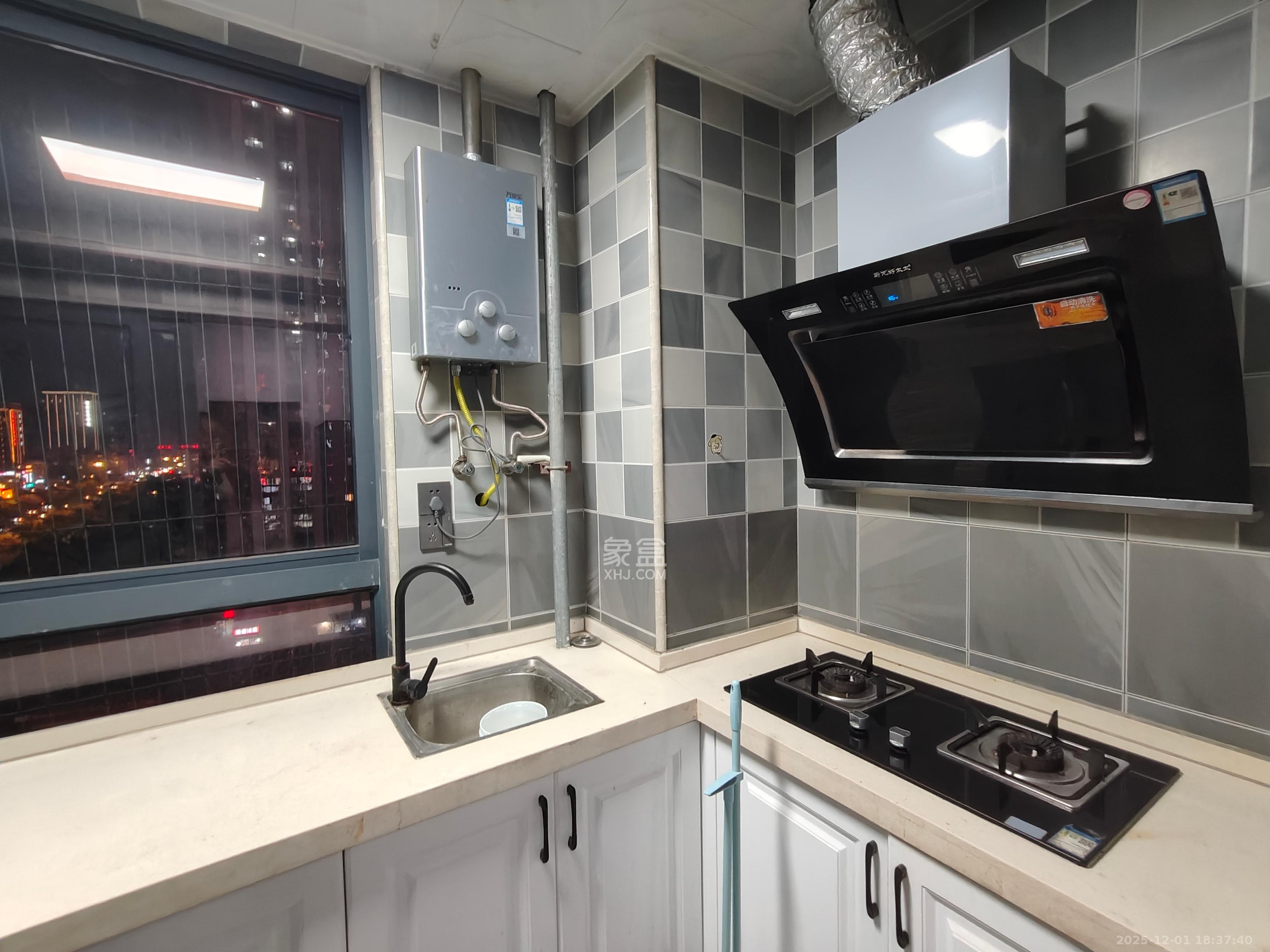 明发国际城  1室1厅1卫    1080.0元/月