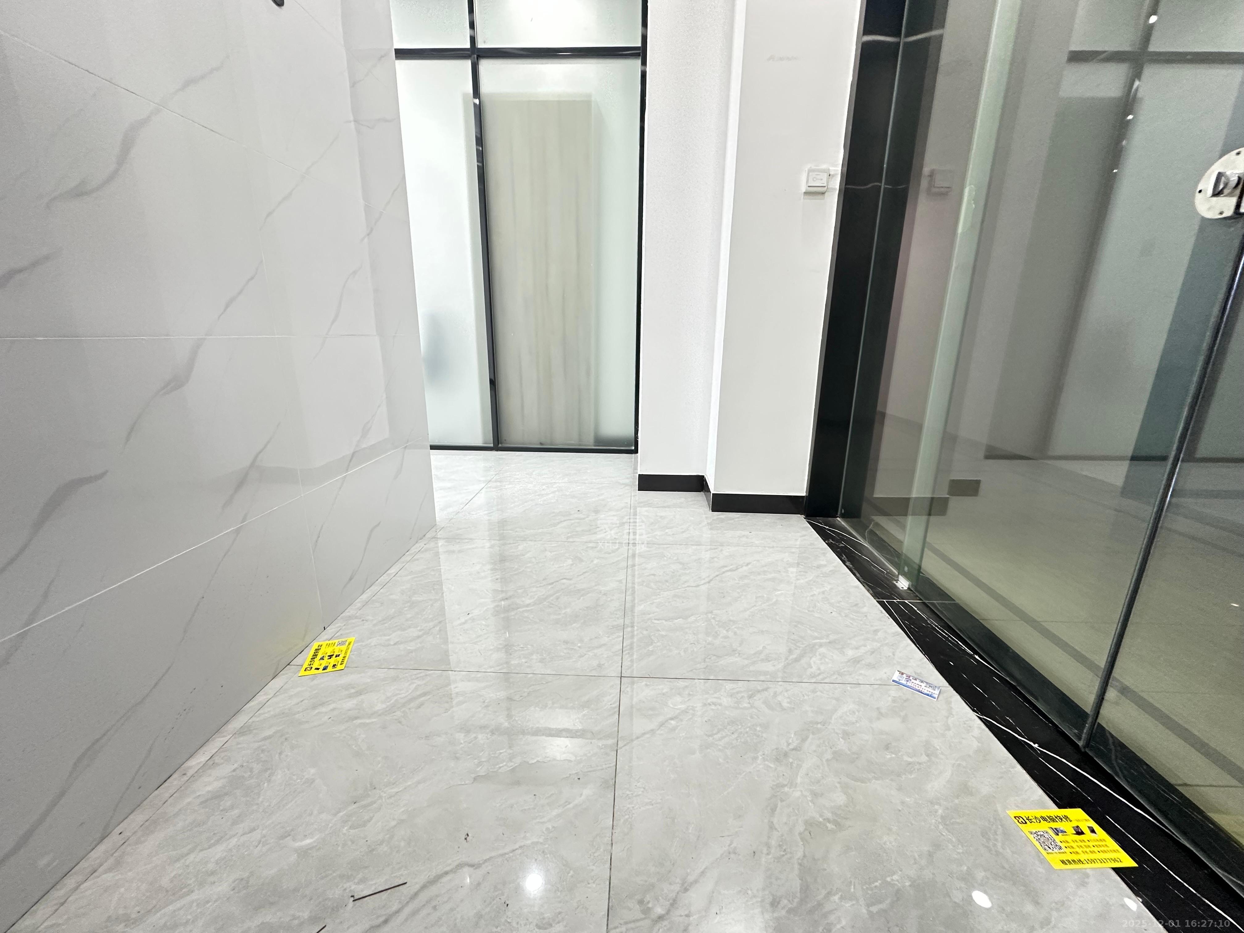 奥克斯滨仕花园（奥克斯洋湖广场/奥克斯中心）  3室2厅2卫    6600.0元/月室内图