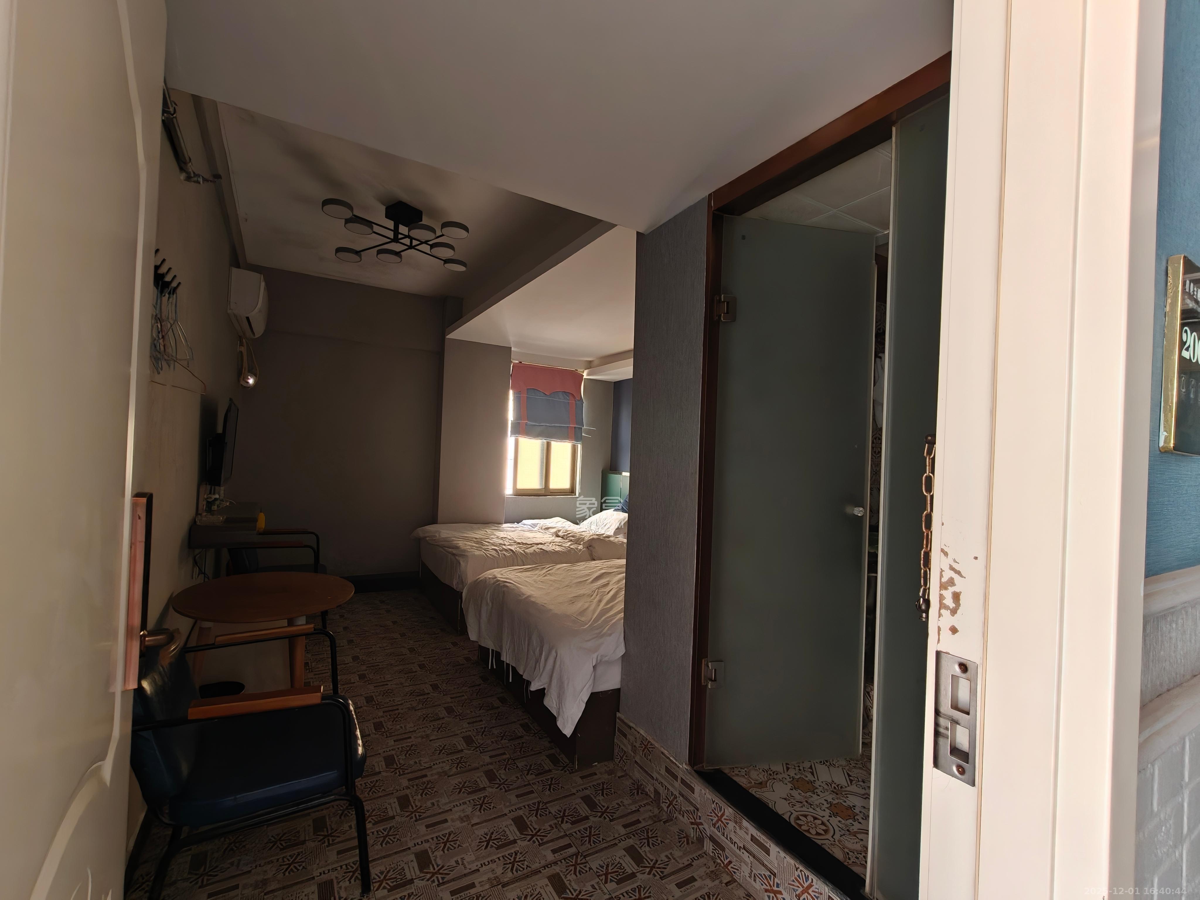 新大新  3室2厅1卫    20000.0元/月室内图1