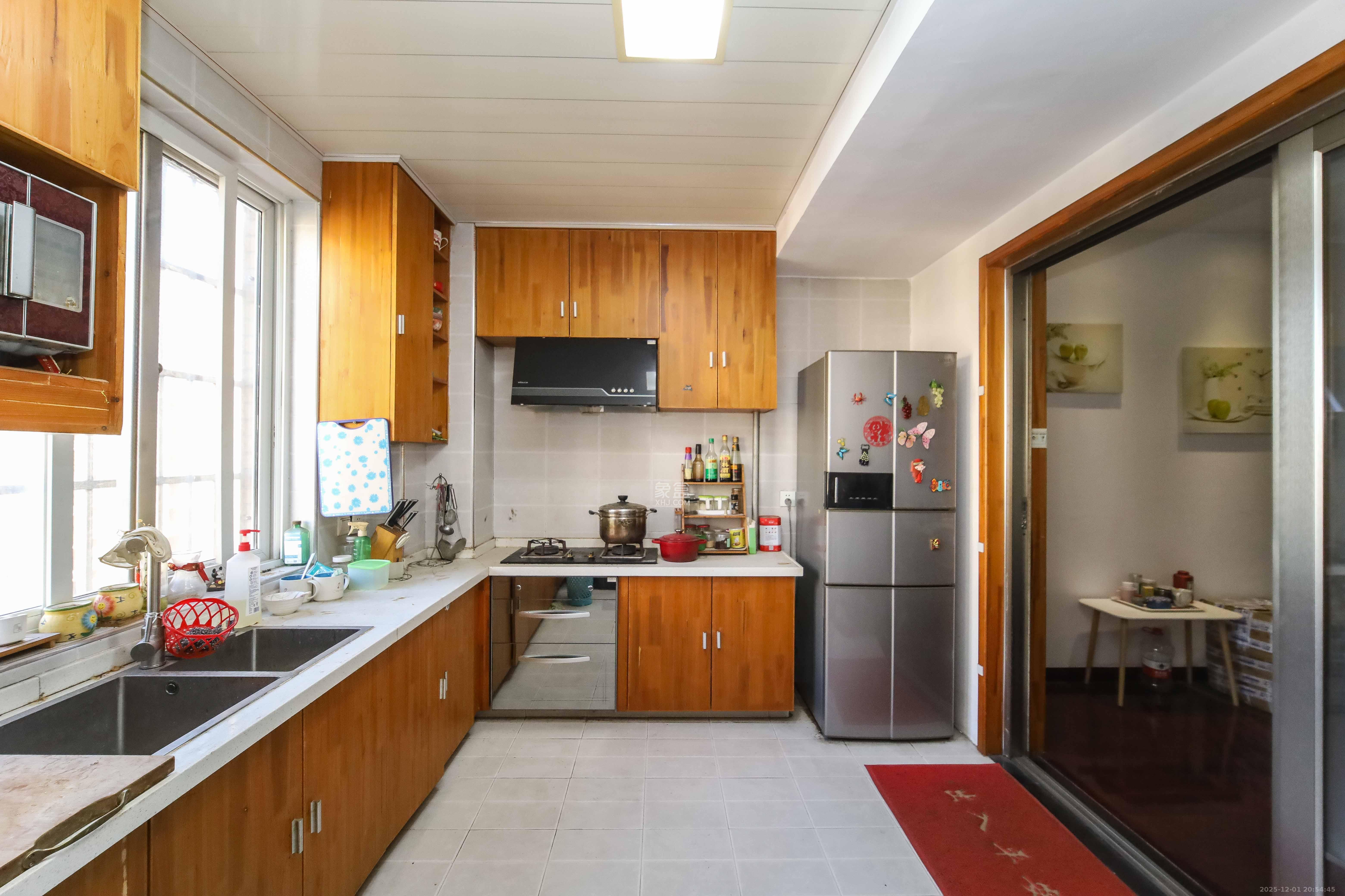 上河国际C区 4室2厅2卫 159.8万 上河国际C区 4室2厅2卫 159.8万厨房