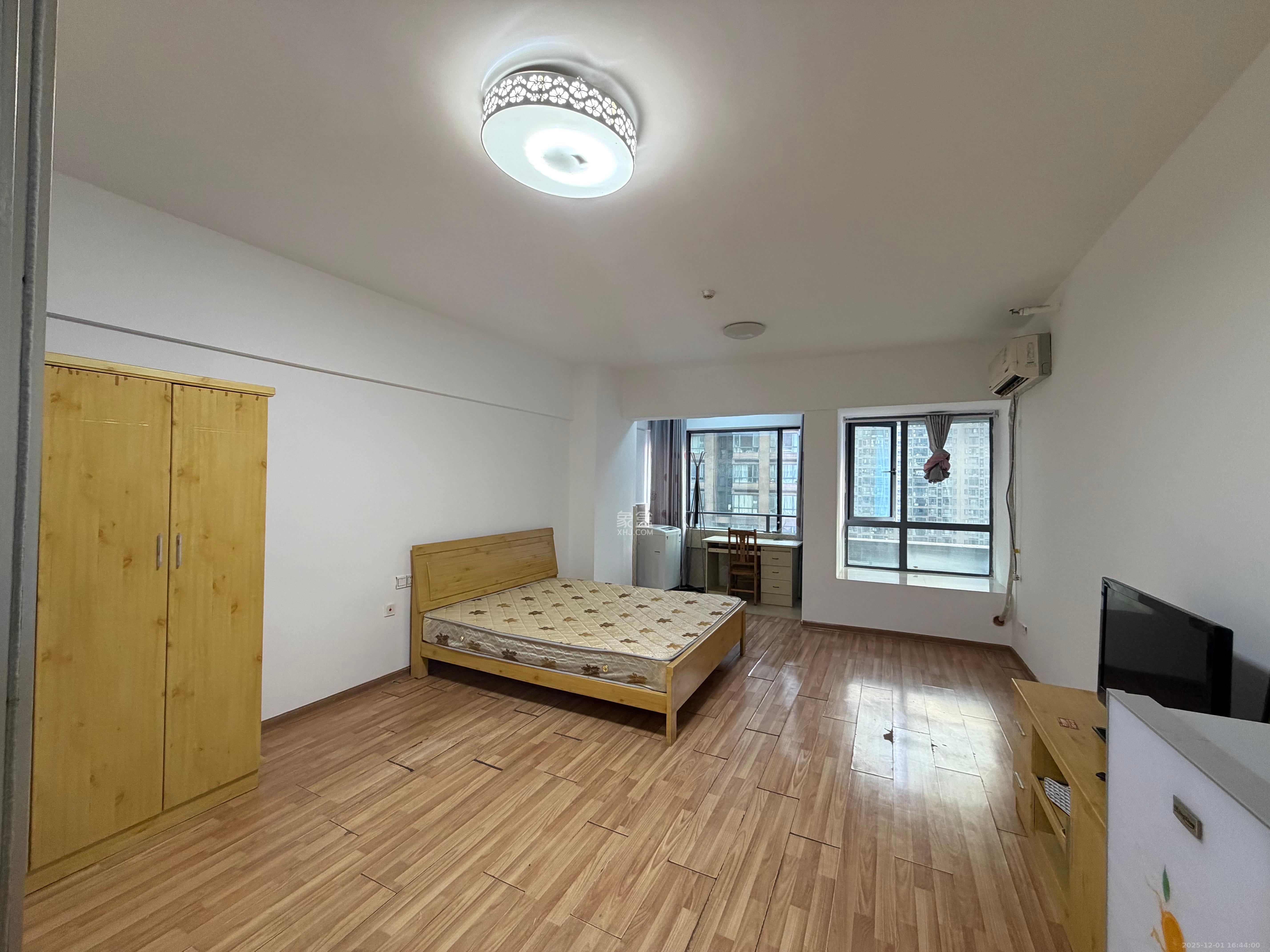 万博汇  1室1厅1卫    1500.0元/月