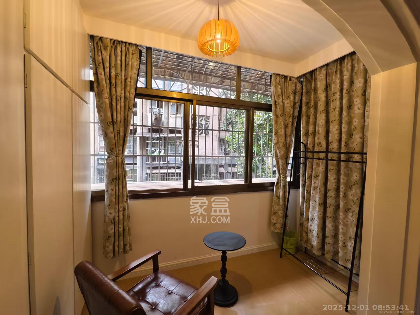 国庆新村  2室1厅1卫    2400.0元/月室内图