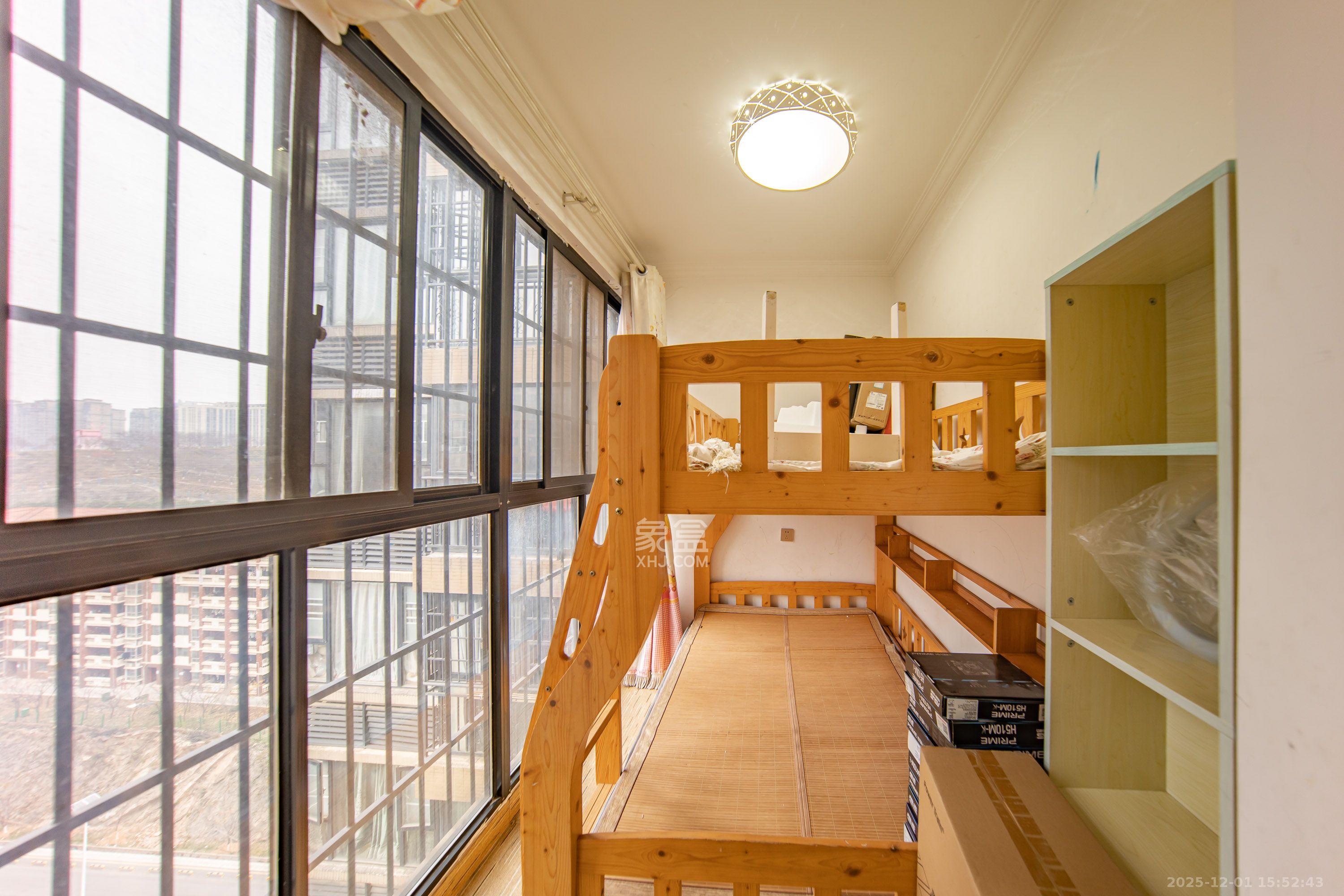 金鼎公园尚 3室2厅1卫 2000.0元/月 金鼎公园尚 3室2厅1卫 2000.0元/月室内图