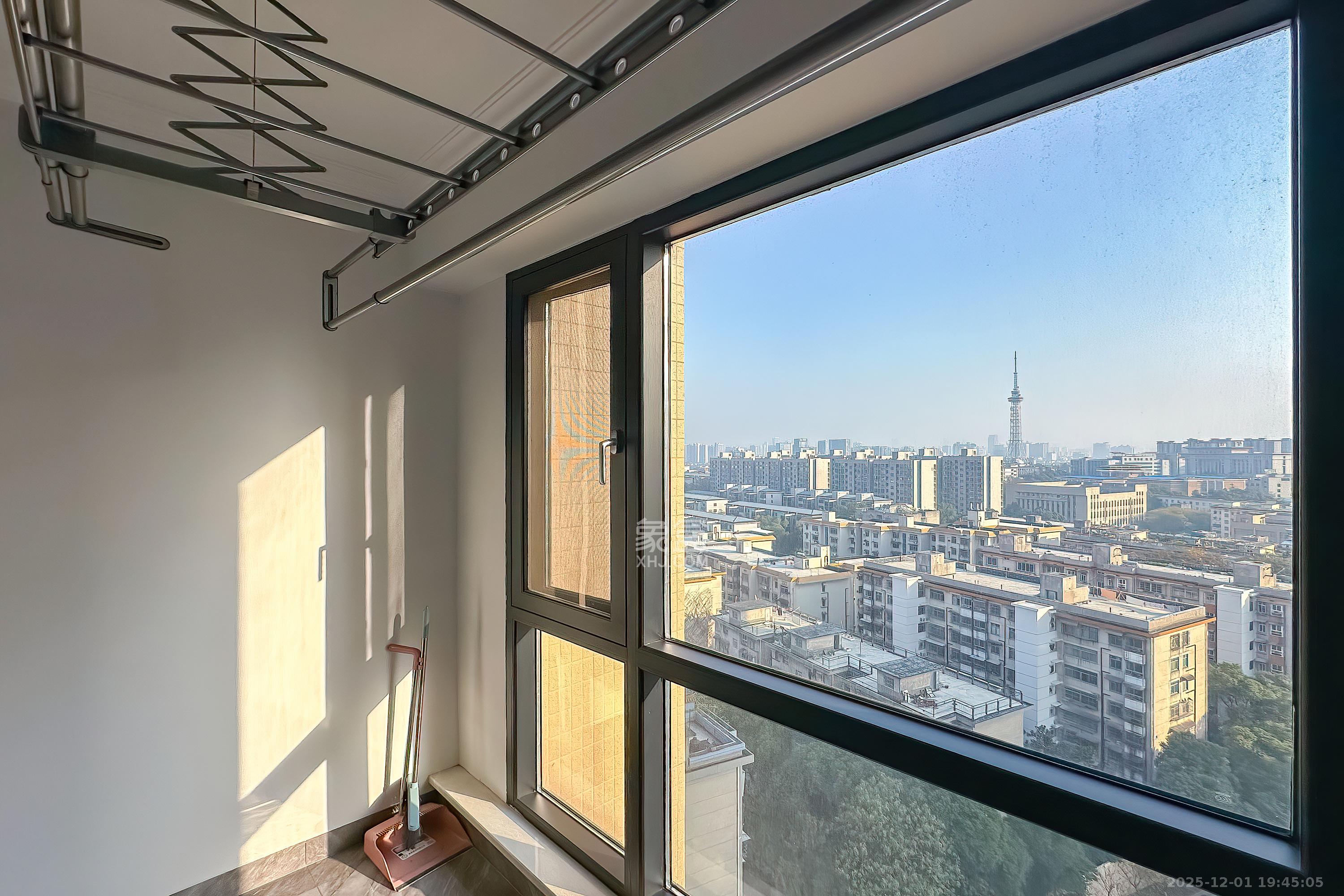 上园商住小区 3室2厅1卫 140.0万 上园商住小区 3室2厅1卫 140.0万阳台