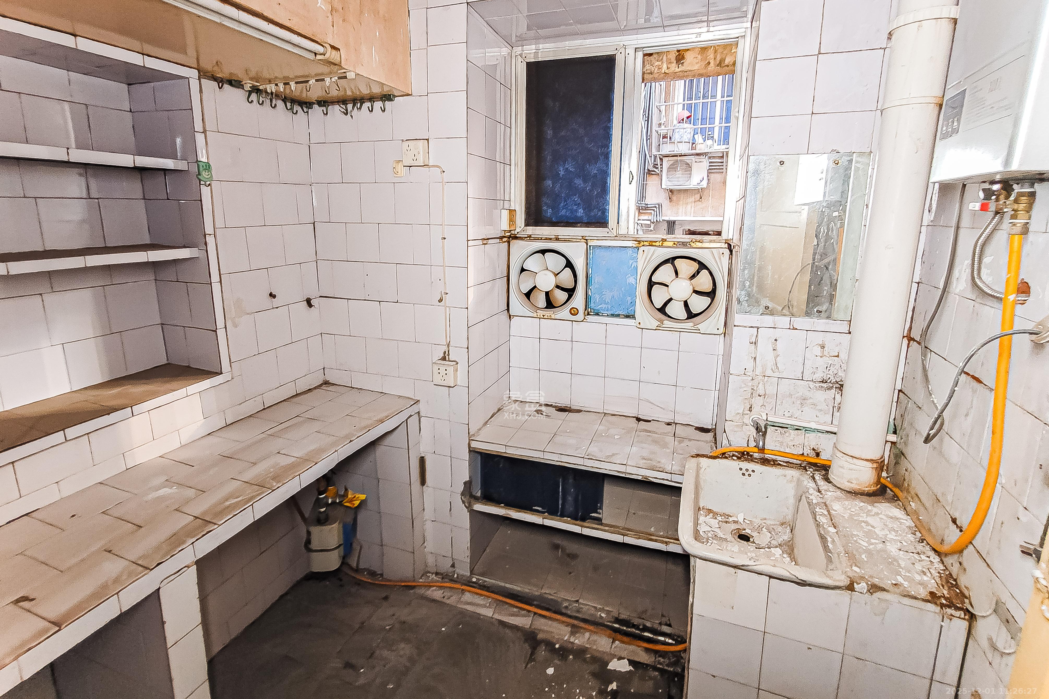 向东南社区 2室1厅1卫 26.8万 向东南社区 2室1厅1卫 26.8万厨房