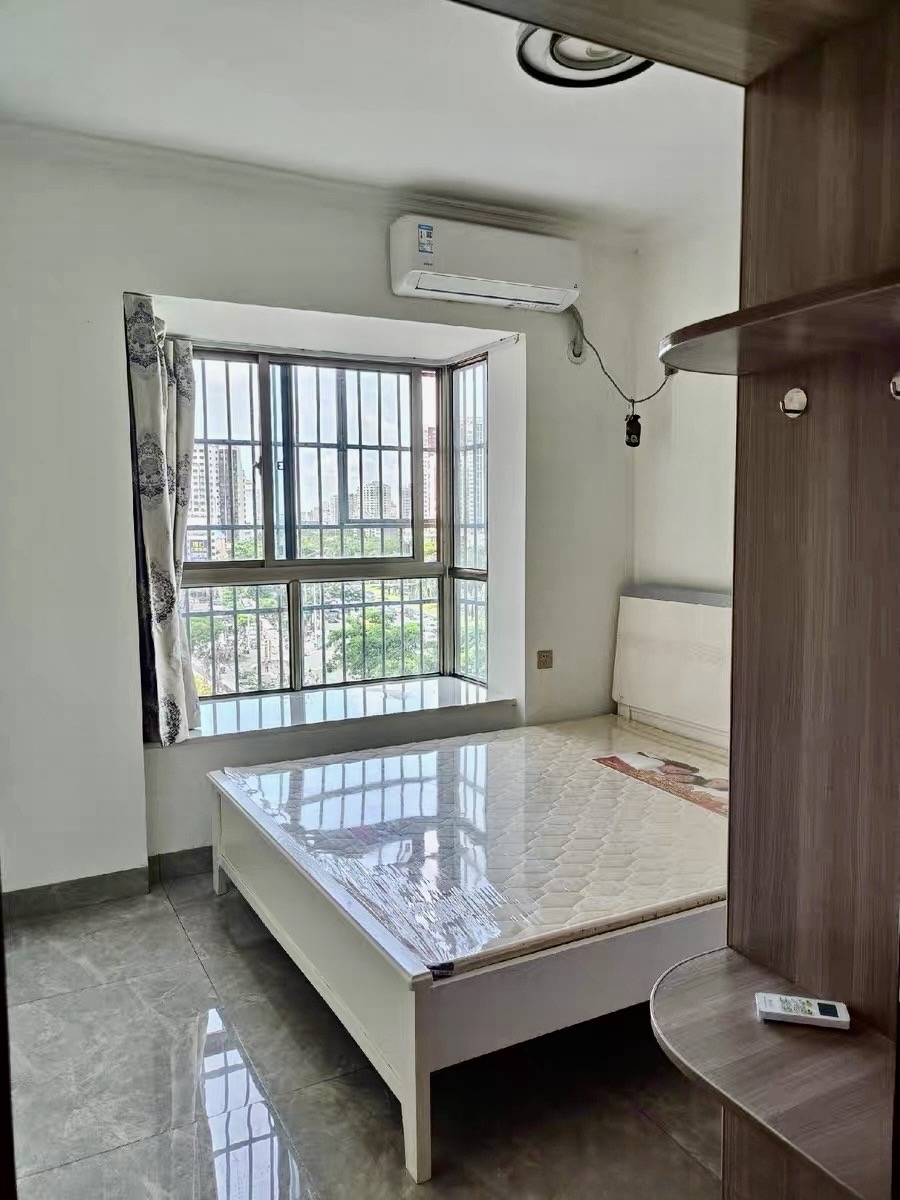 润龙花园  2室1厅1卫    3200.0元/月室内图