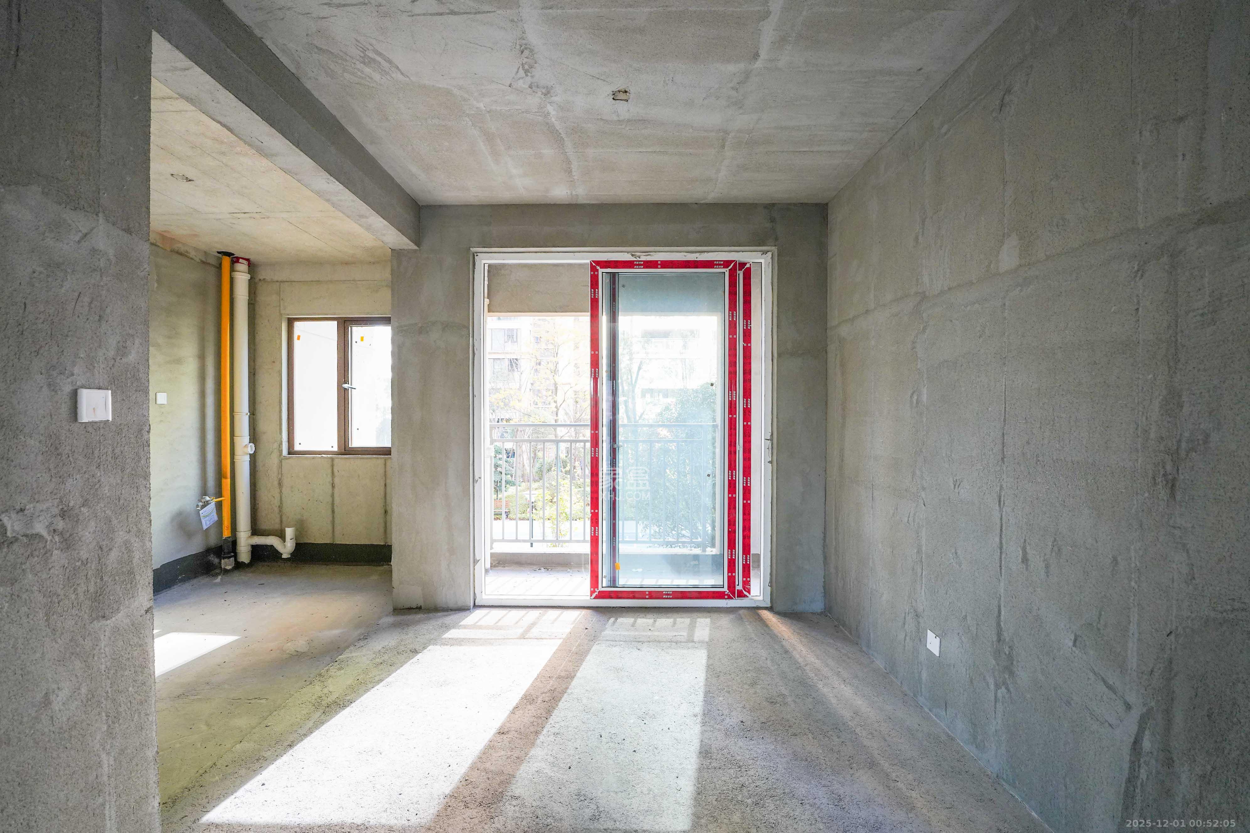 丽发新城 4室2厅2卫 93.0万 丽发新城 4室2厅2卫 93.0万客厅