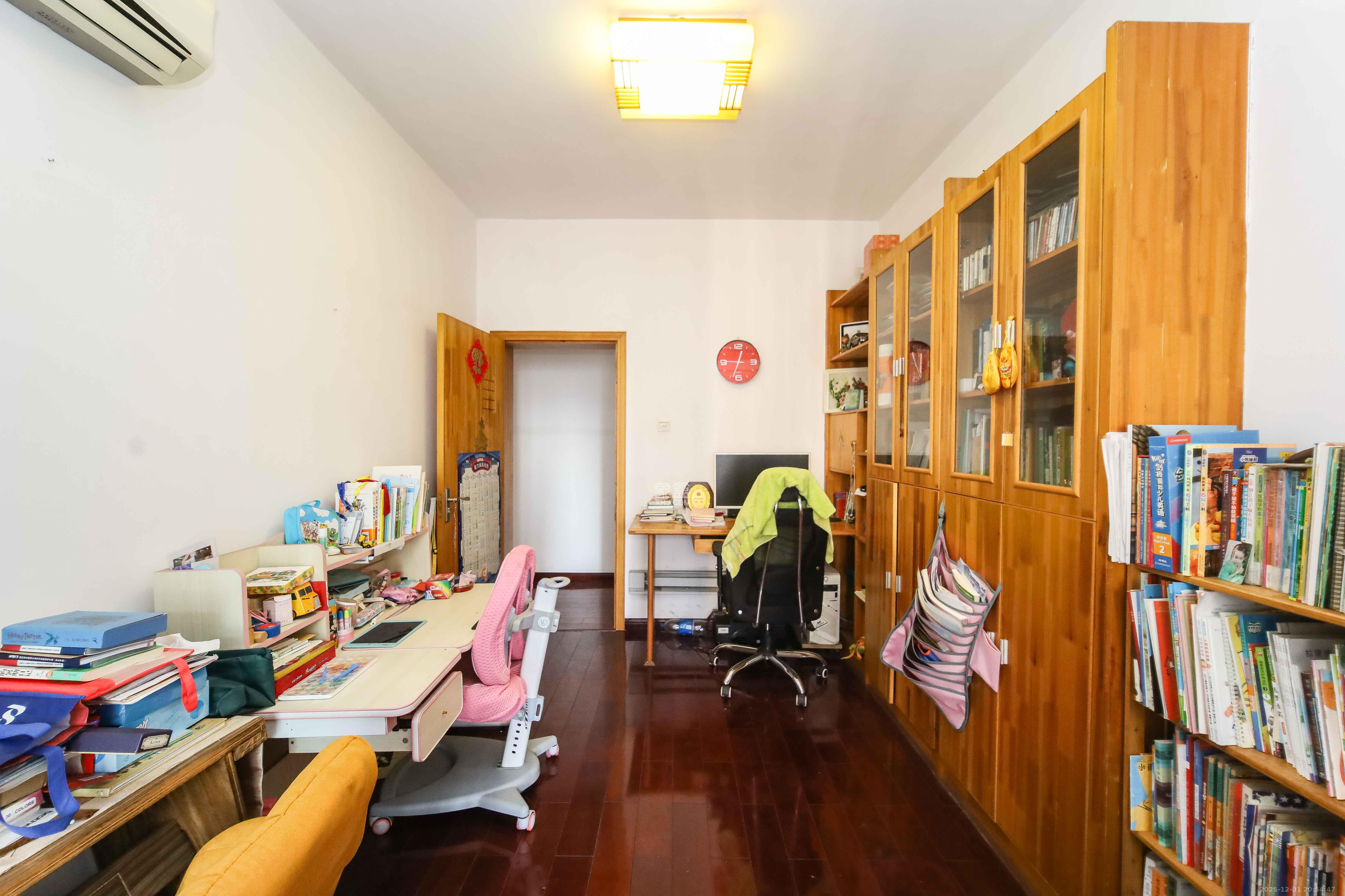 上河国际C区 4室2厅2卫 159.8万 上河国际C区 4室2厅2卫 159.8万卧室