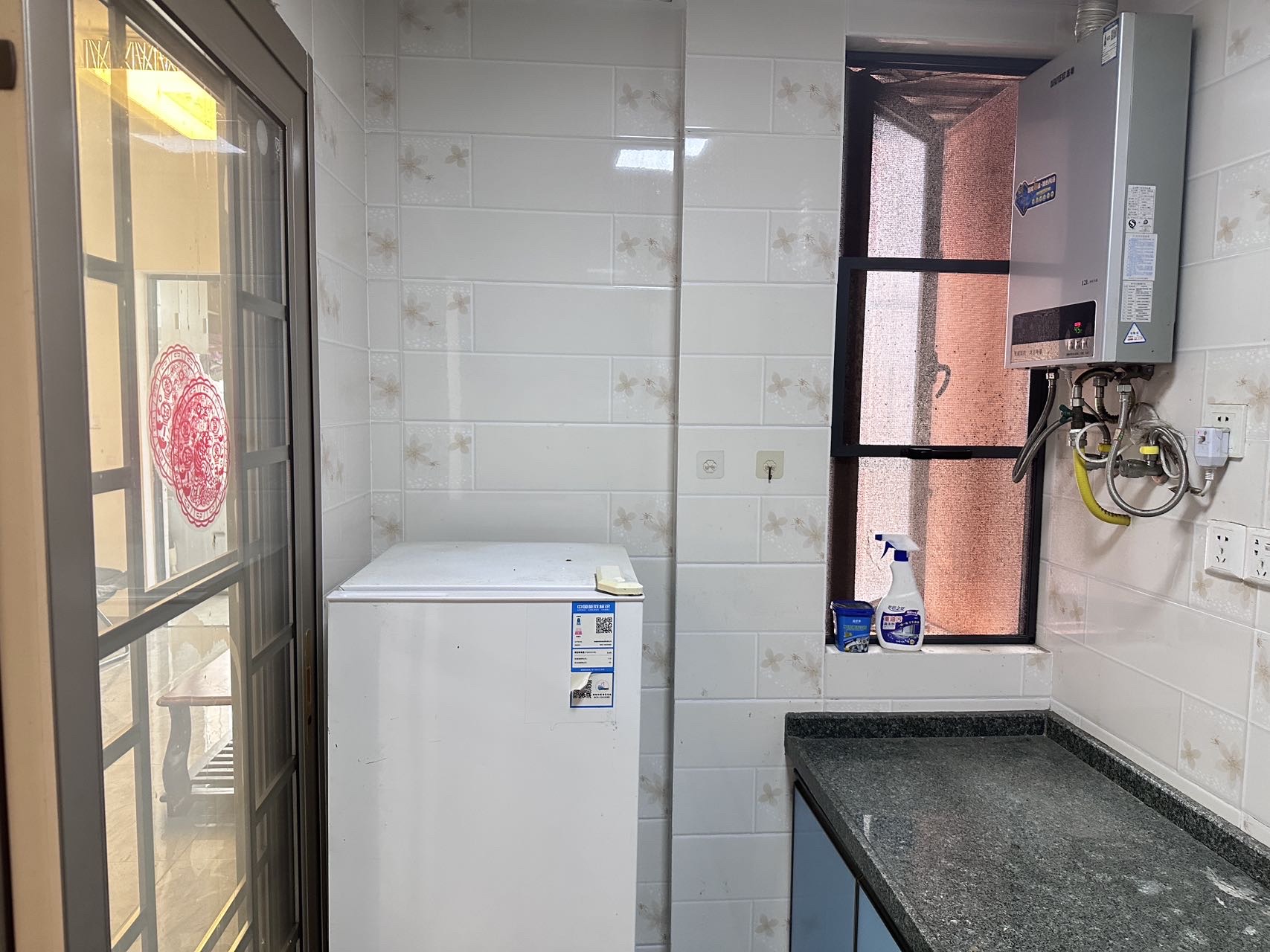 香榭花园 2室2厅1卫 2300.0元/月 香榭花园 2室2厅1卫 2300.0元/月室内图