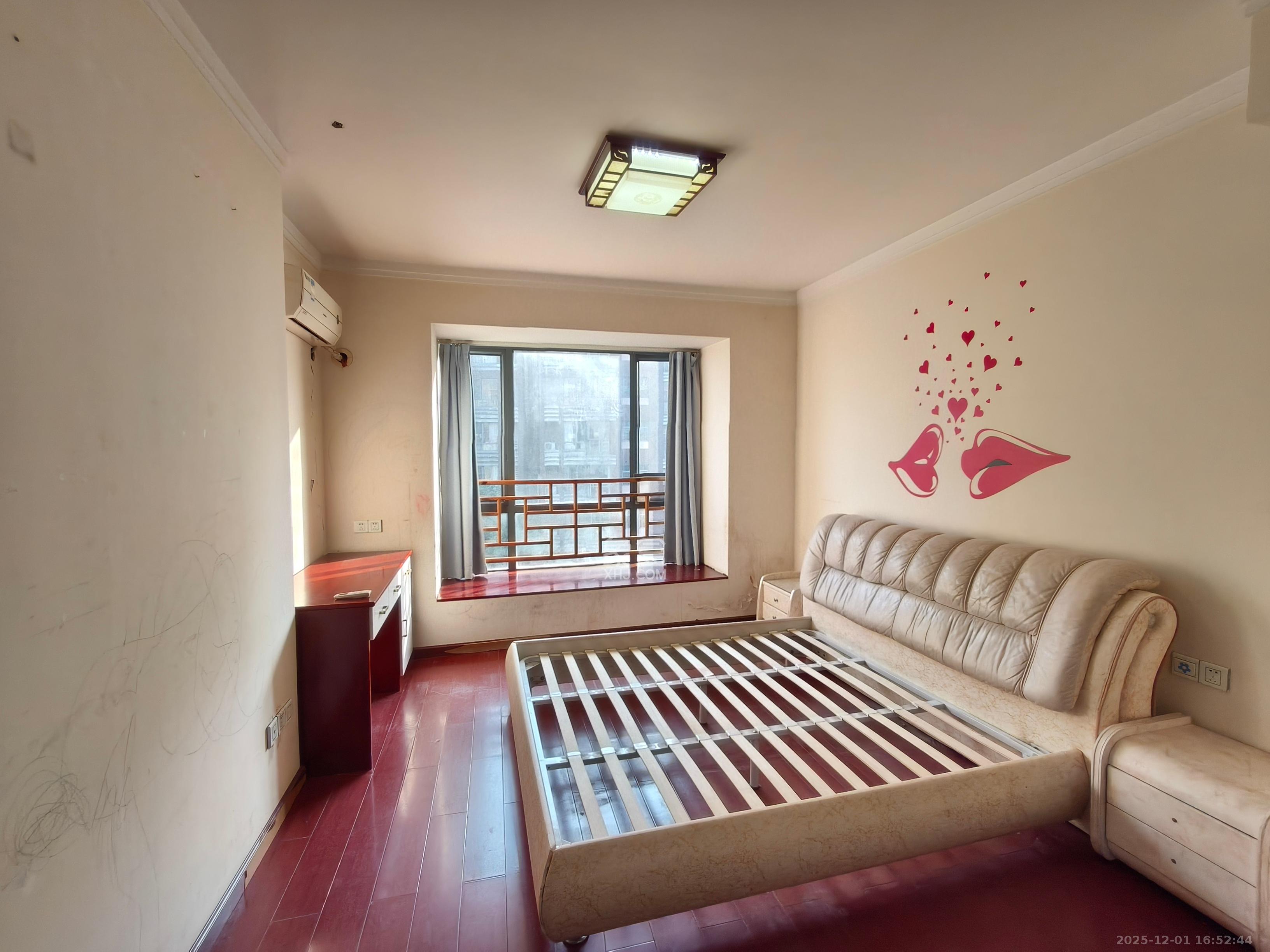 奥林匹克花园  3室2厅1卫    2600.0元/月室内图